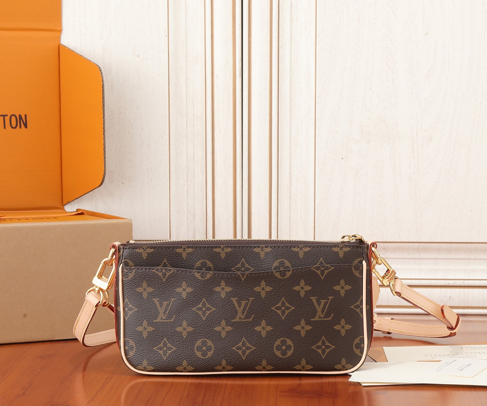 Louis Vuitton Vibe Handbag - Image 3