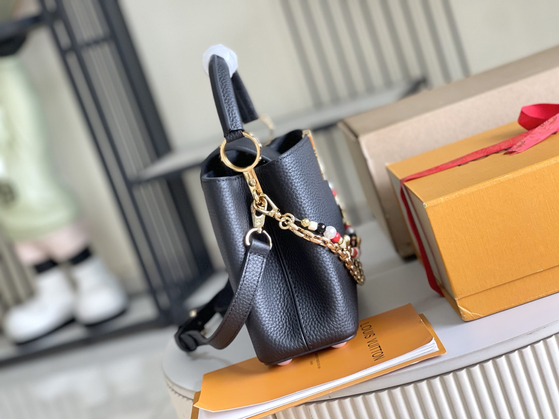 Louis Vuitton Capucines Small Taurillon Leather Handbag - Image 3