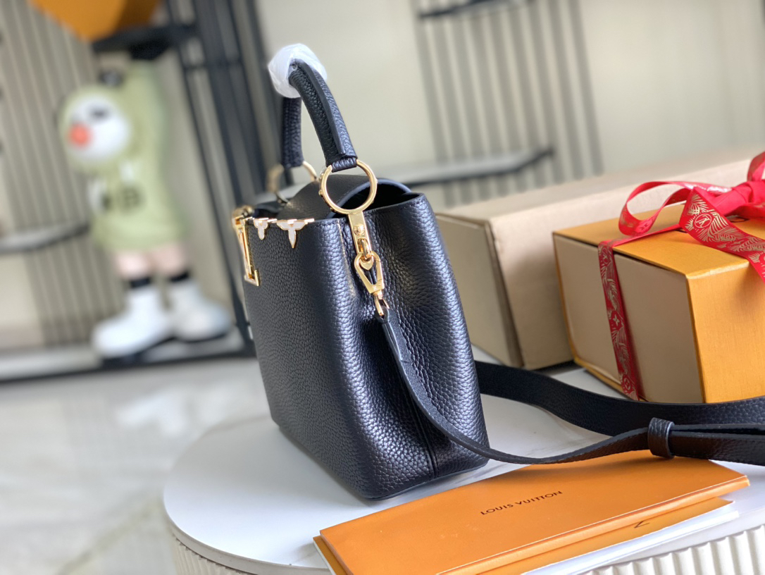 Louis Vuitton Capucines BB Handbag in White Calfskin - Image 3