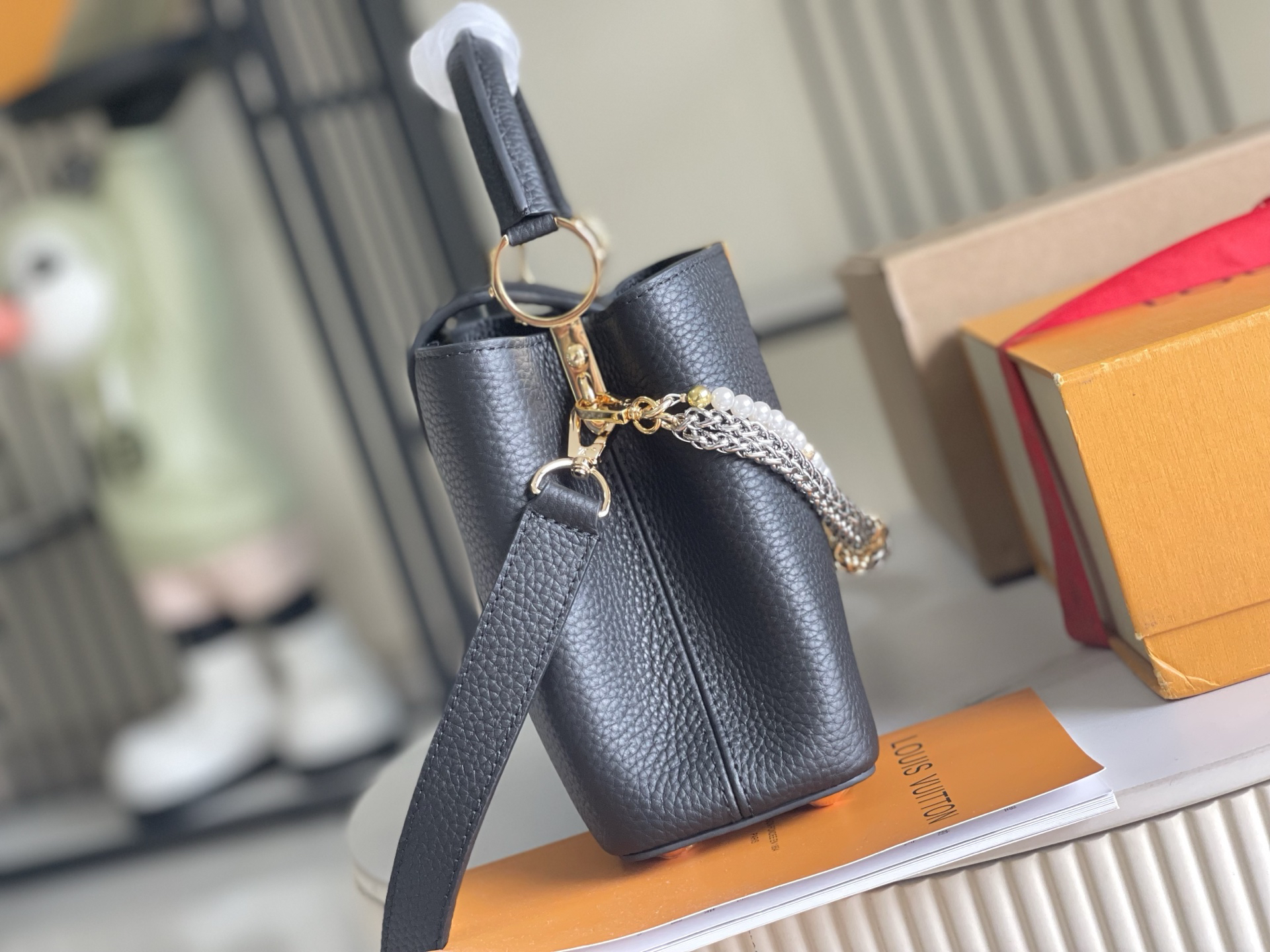 Louis Vuitton Capucines BB Handbag - Image 3