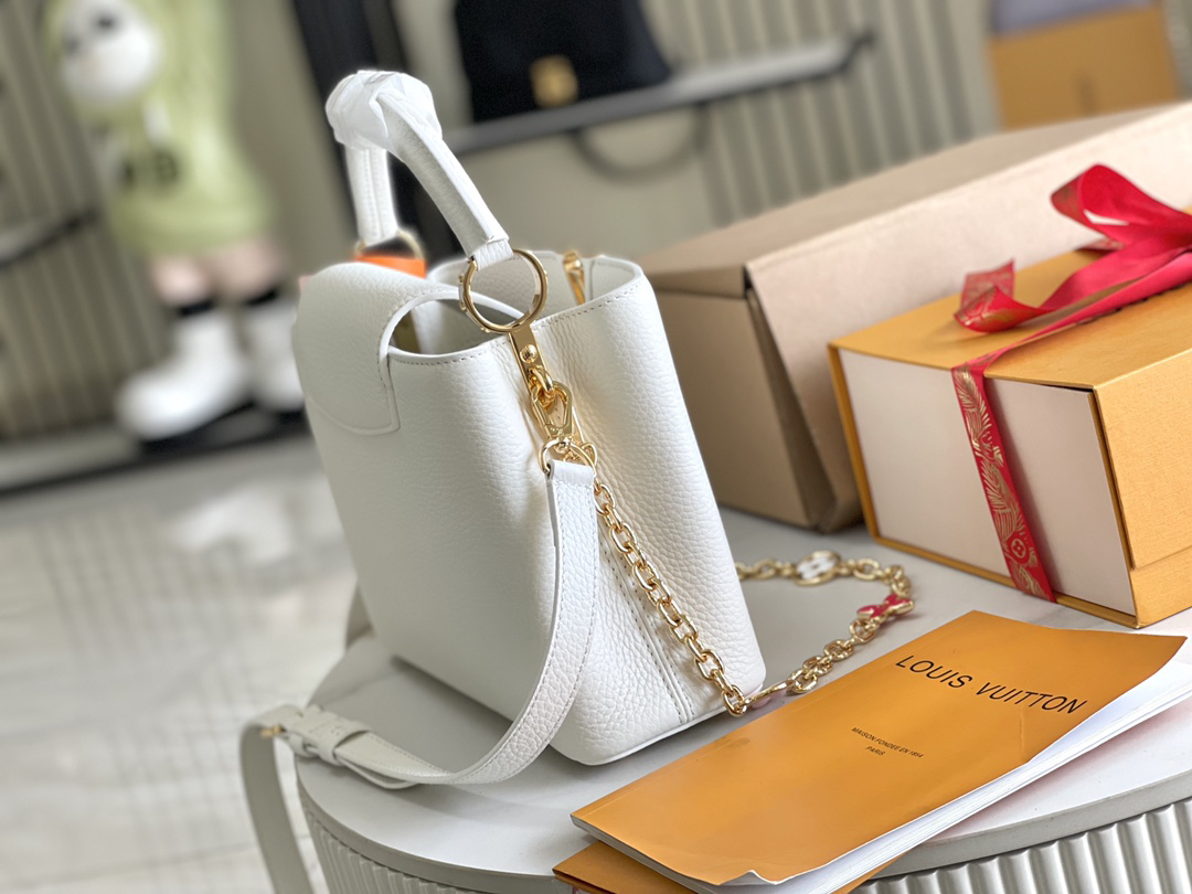 Louis Vuitton Capucines BB Handbag - Image 3