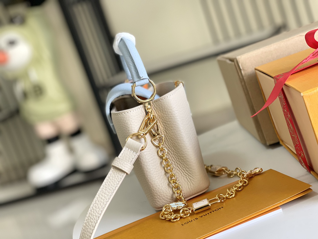 Louis Vuitton Capucines Mini Handbag in Taurillon Leather - Image 3