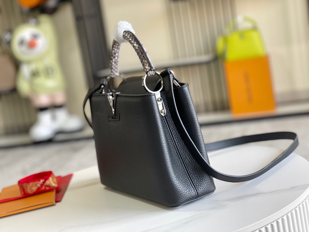 Louis Vuitton Capucines BB Handbag in Taurillon Leather - Image 3