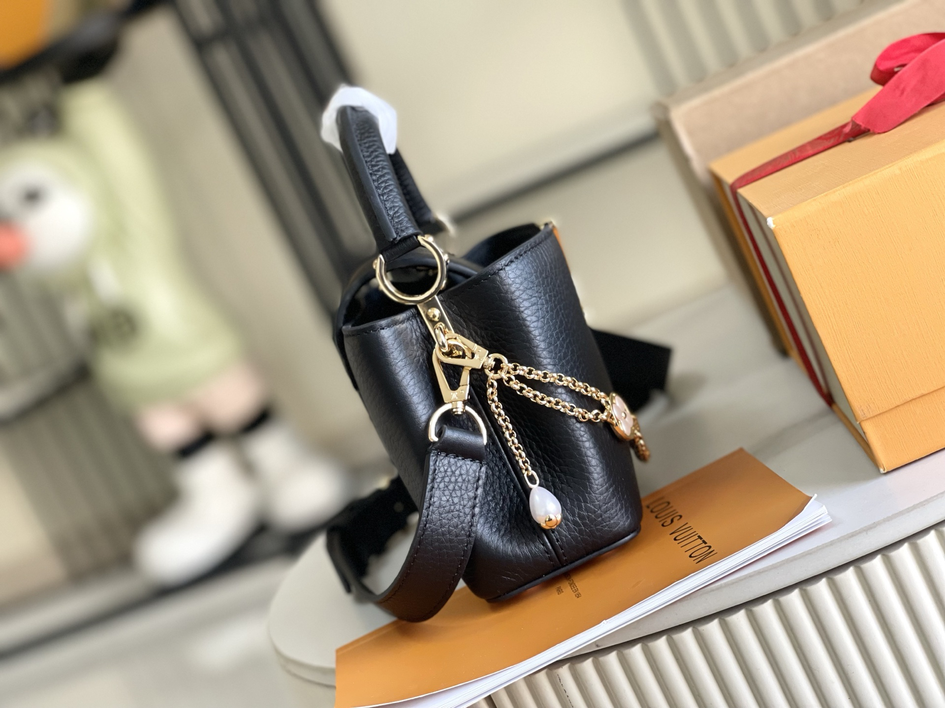 Louis Vuitton Capucines Mini Crossbody Bag M25461 - Image 3