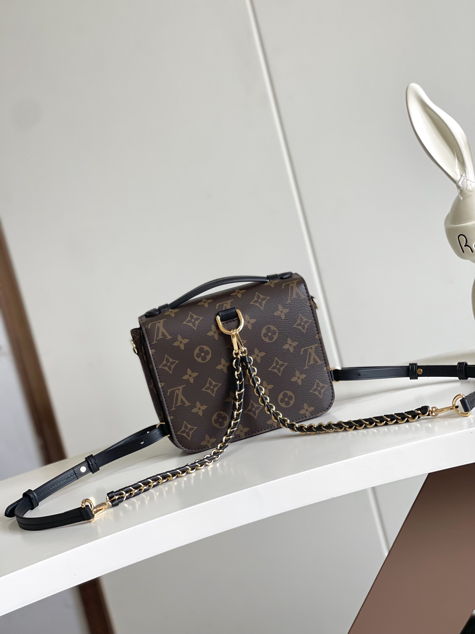 Louis Vuitton Pochette Metis Monogram Reverse Crossbody Bag - Image 3