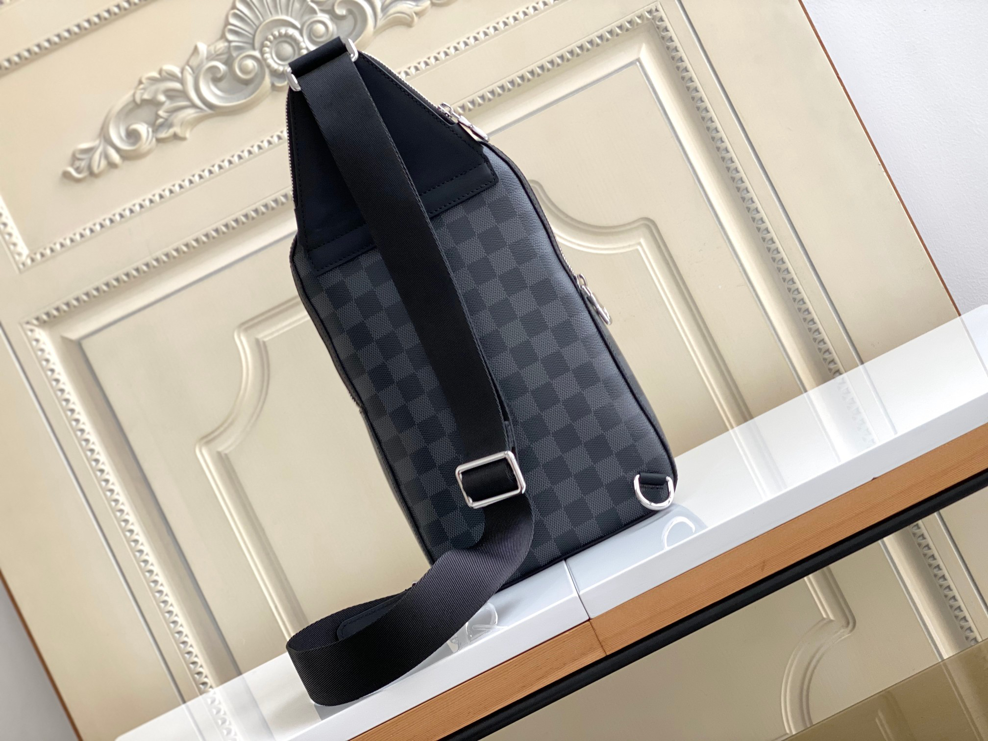 Avenue Damier Graphite Shoulder Bag - Image 3
