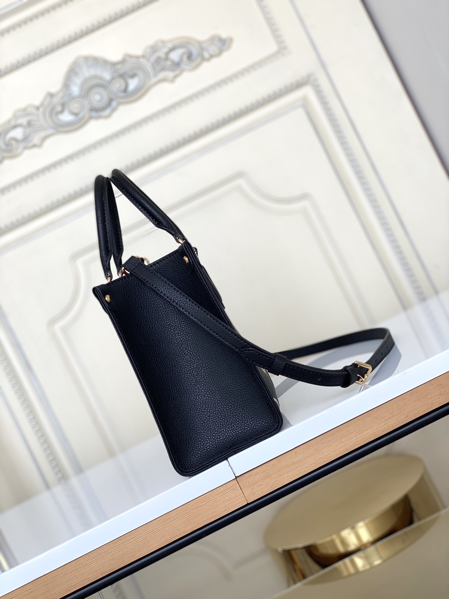 Louis Vuitton Onthego Small Tote Bag M45659 - Image 3
