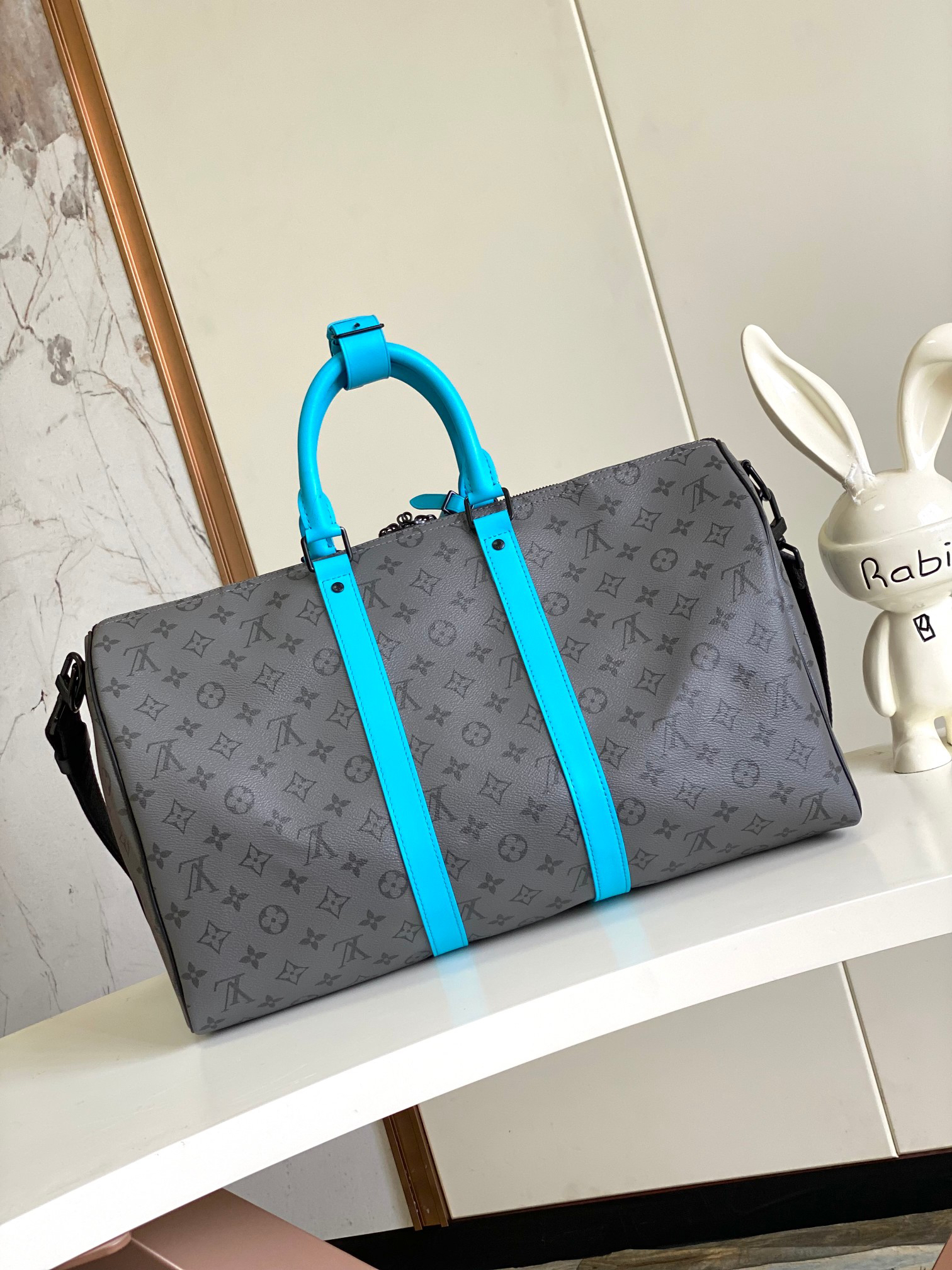 Louis Vuitton Keepall Bandoulière 45 Travel Bag in Monogram Eclipse Reverse Canvas - Image 3