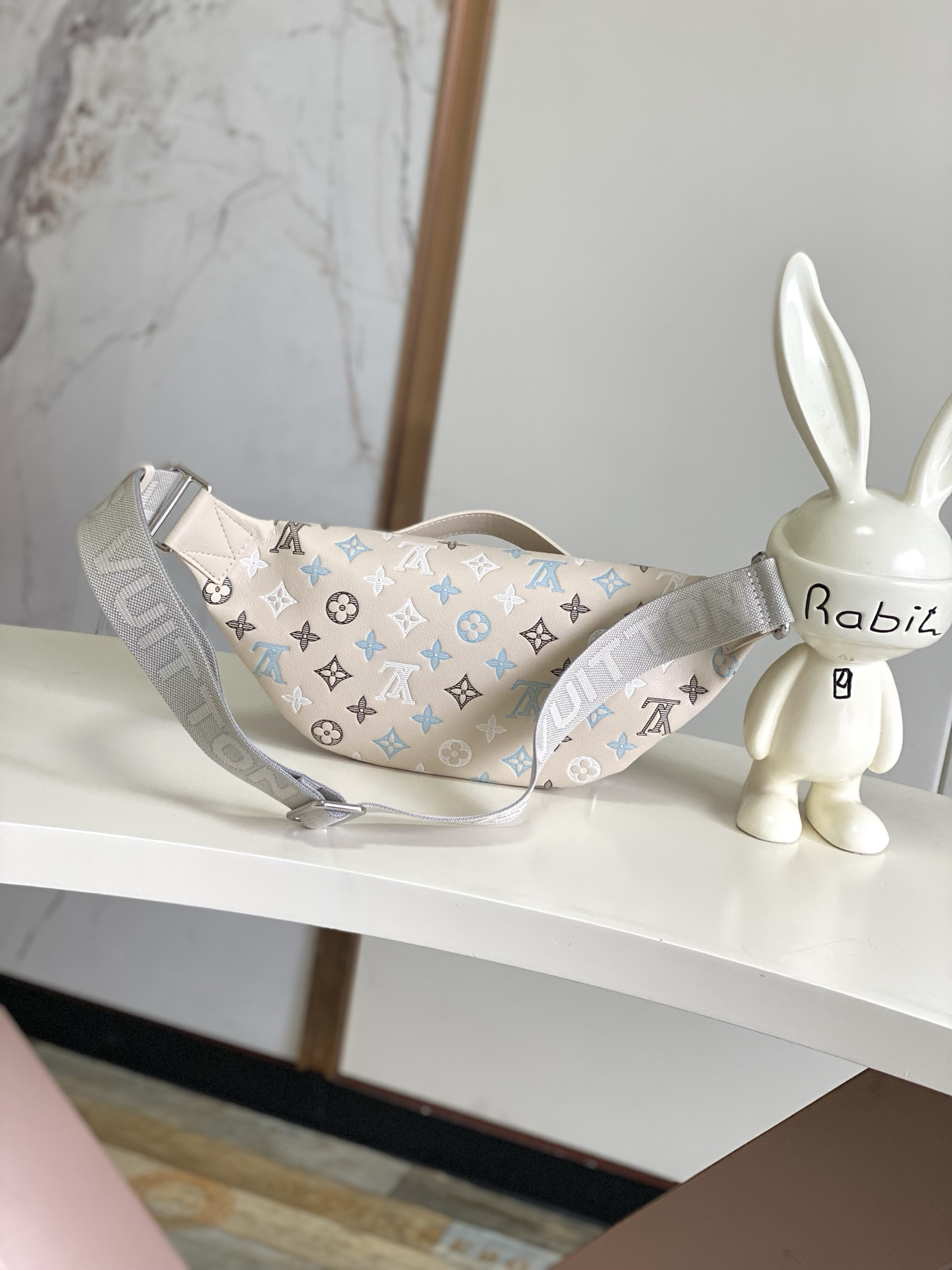 Louis Vuitton Rush Belt Bag M28619 White - Image 3