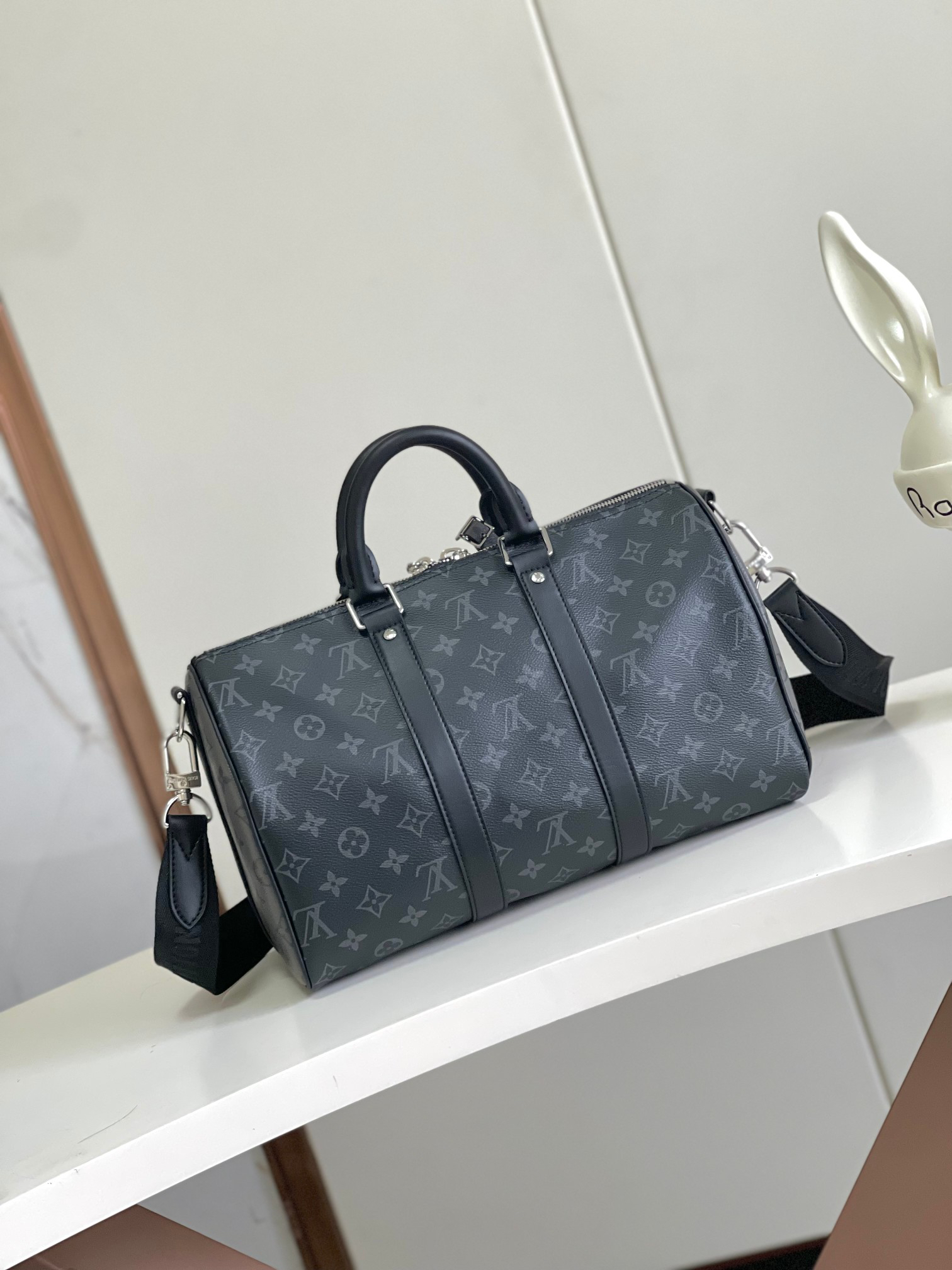 Louis Vuitton Keepall Bandoulière 35 Travel Bag in Monogram Eclipse Canvas - Image 3