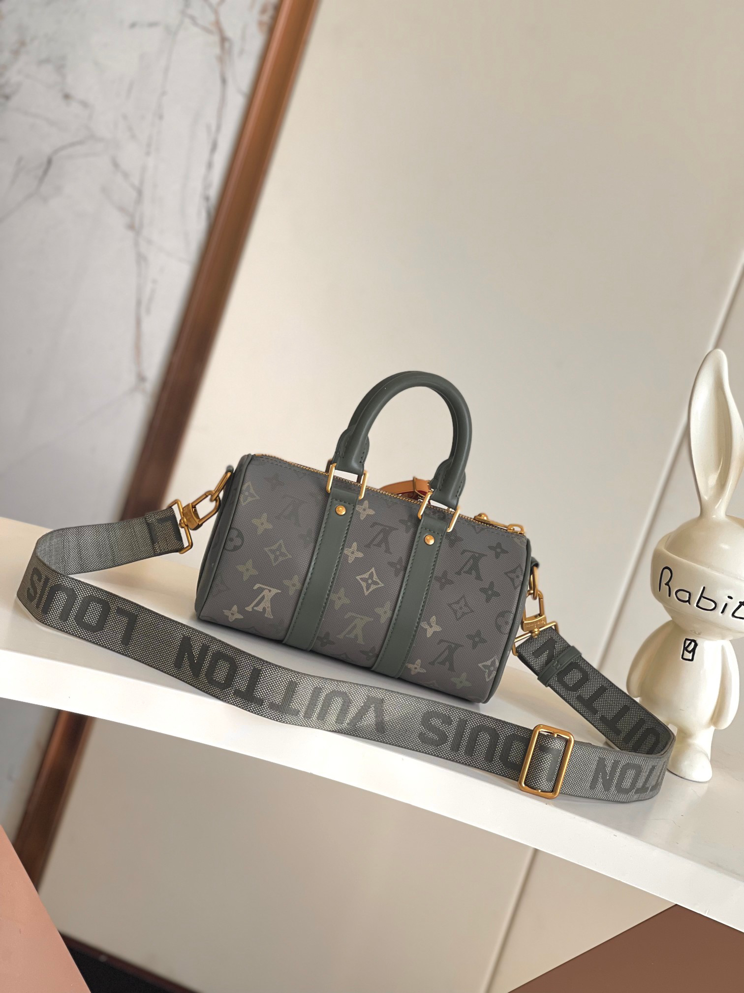 Louis Vuitton Keepall Bandoulière 25 Monogram Surplus Canvas Travel Bag - Image 3