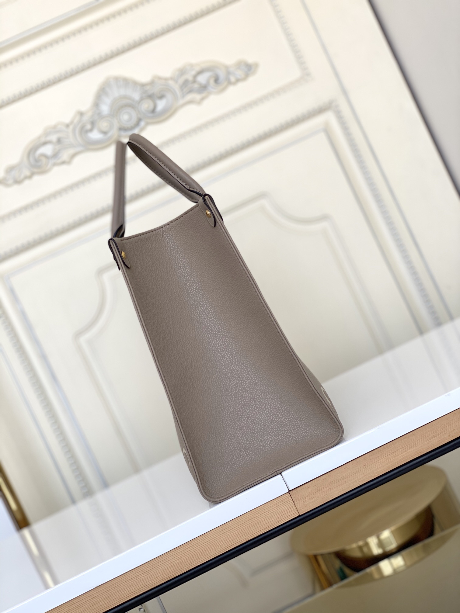Louis Vuitton OnTheGo MM Tote Bag - Image 3