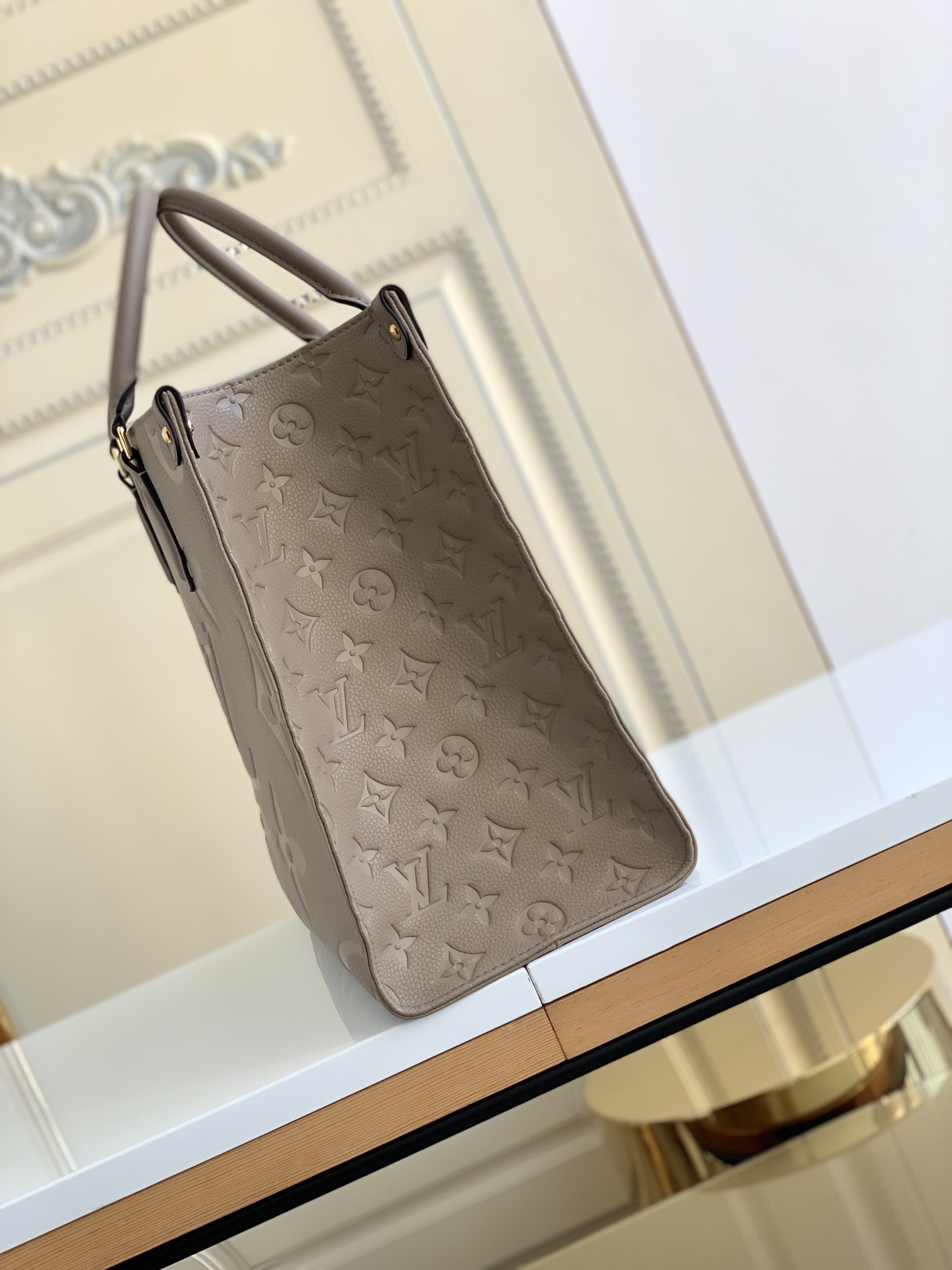 Louis Vuitton Onthego Small Tote Bag M45607 - Image 3