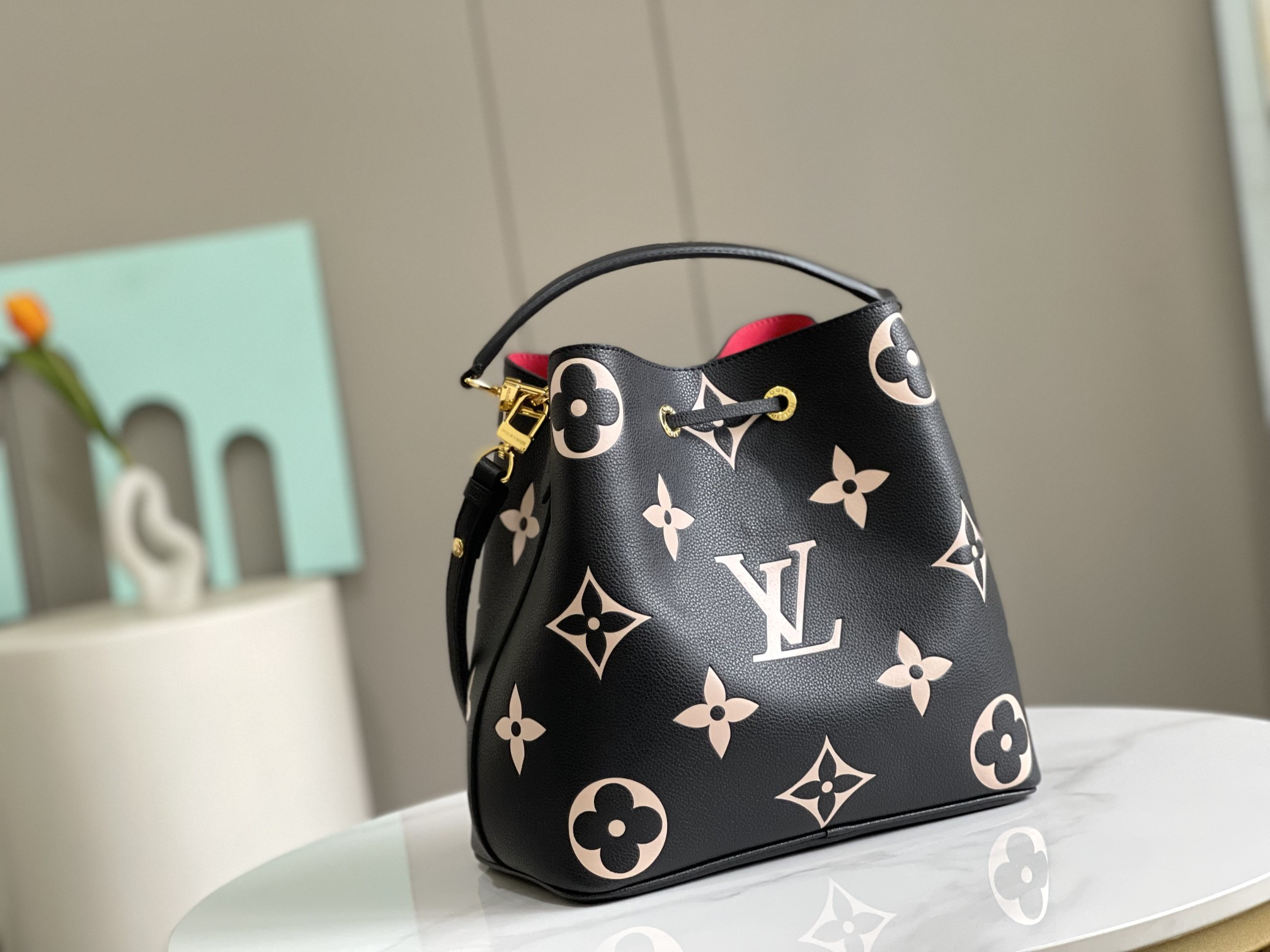 Louis Vuitton NeoNoé MM Bucket Bag - Image 3