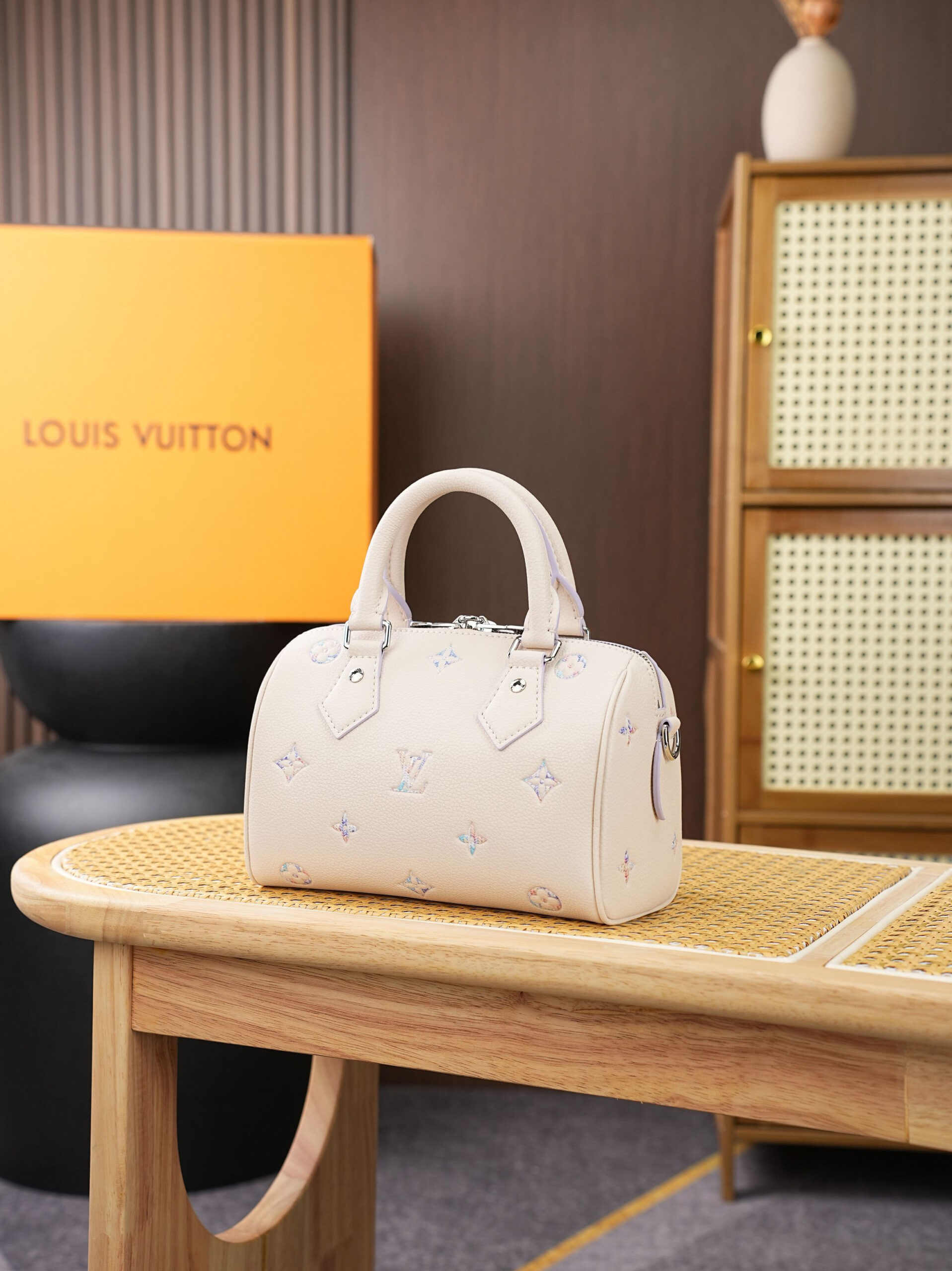 Louis Vuitton Speedy Bandouliere 20 Crossbody Bag in White and Purple Gradient - Image 3