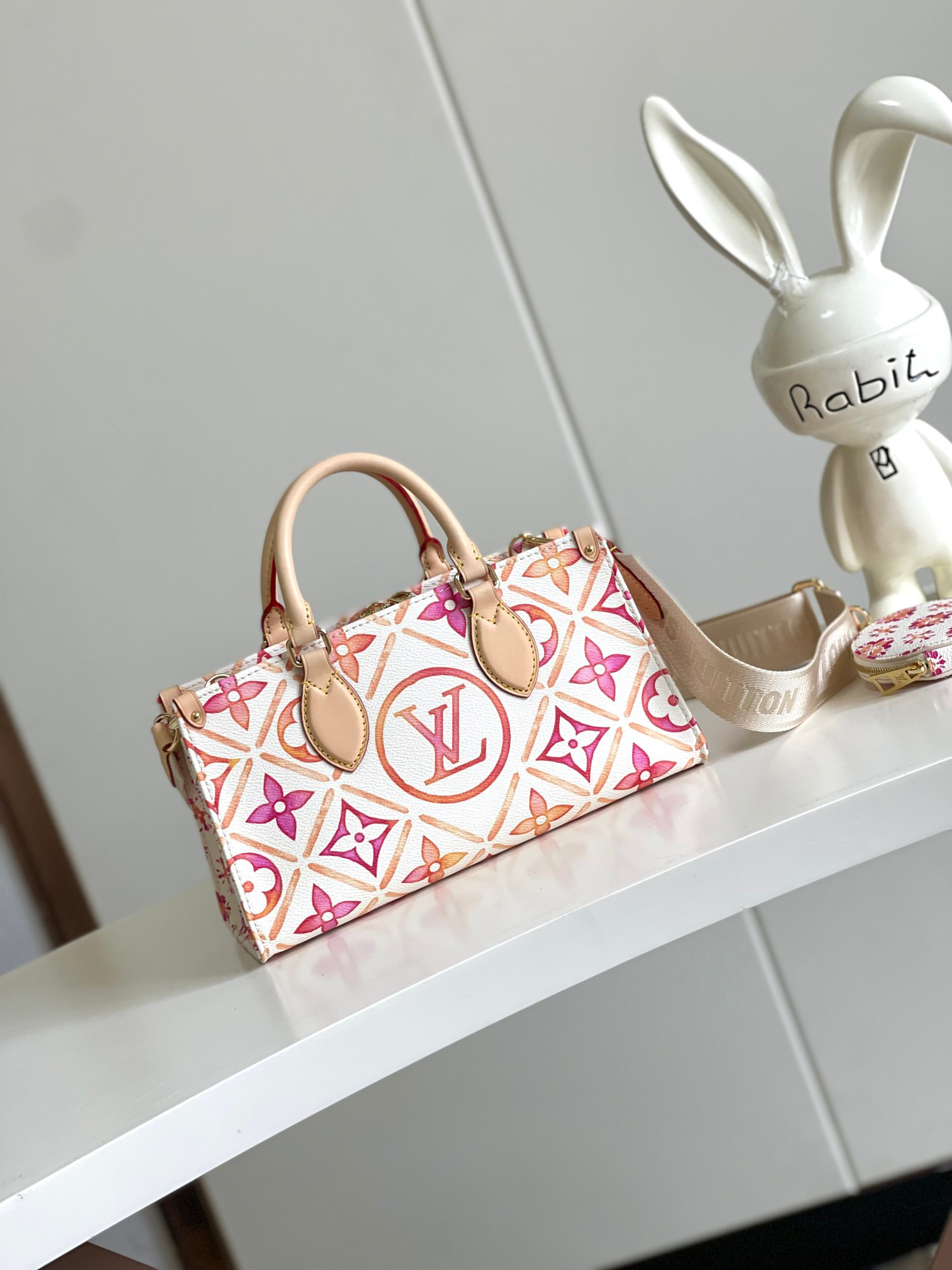 Louis Vuitton OnTheGo East West Handbag M25318 - Image 3