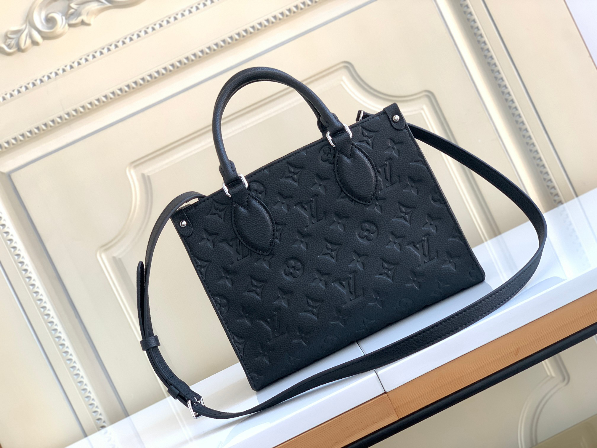 Louis Vuitton OnTheGo Small Tote Bag M45653 - Image 3