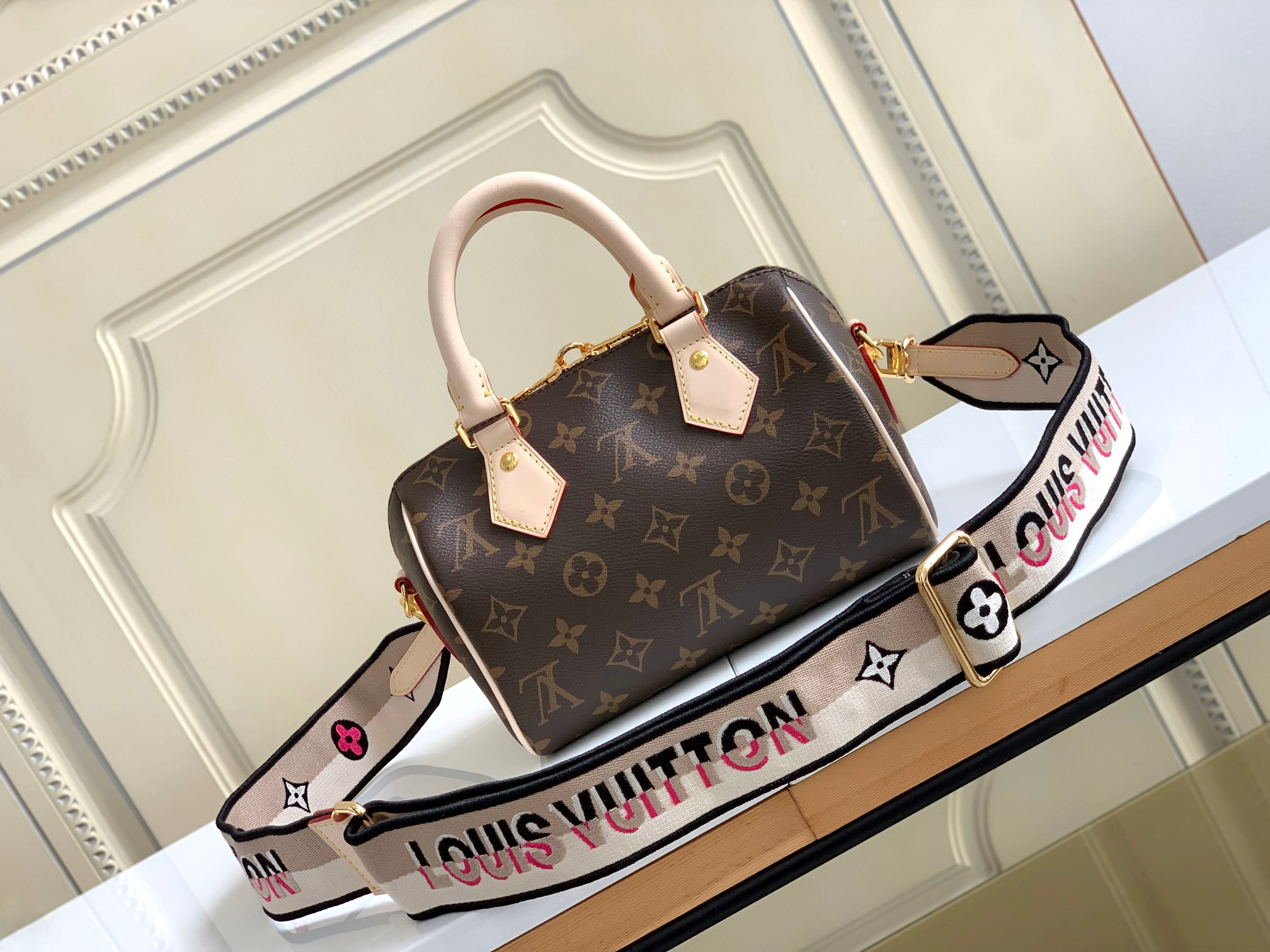Louis Vuitton Speedy Bandoulière 20 Monogram Crossbody Bag - Image 3