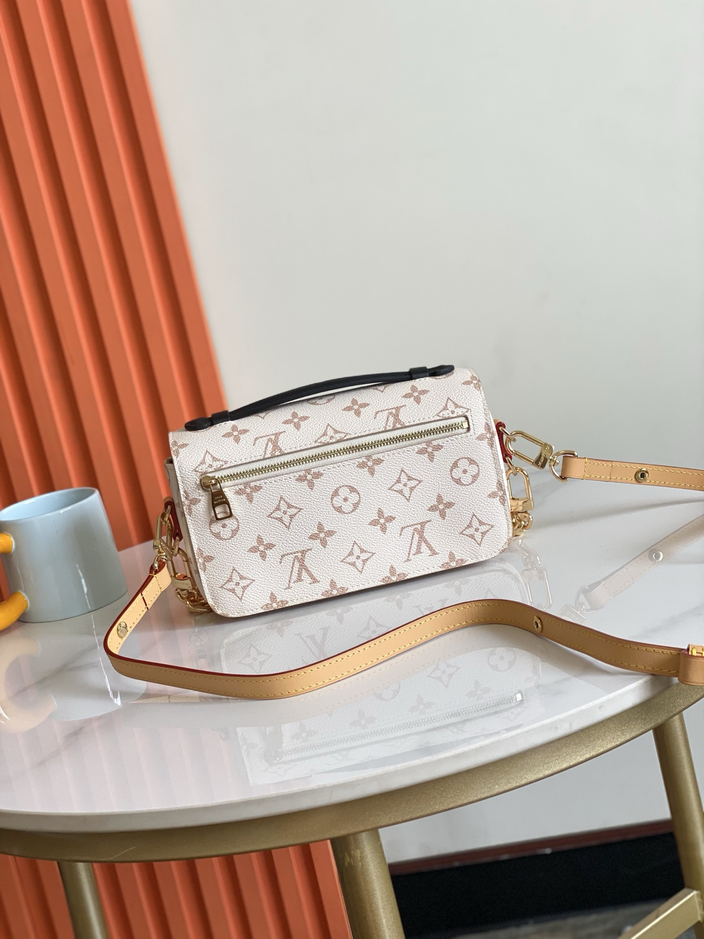 Louis Vuitton Pochette Métis EastWest Shoulder Bag M46914 - Image 3
