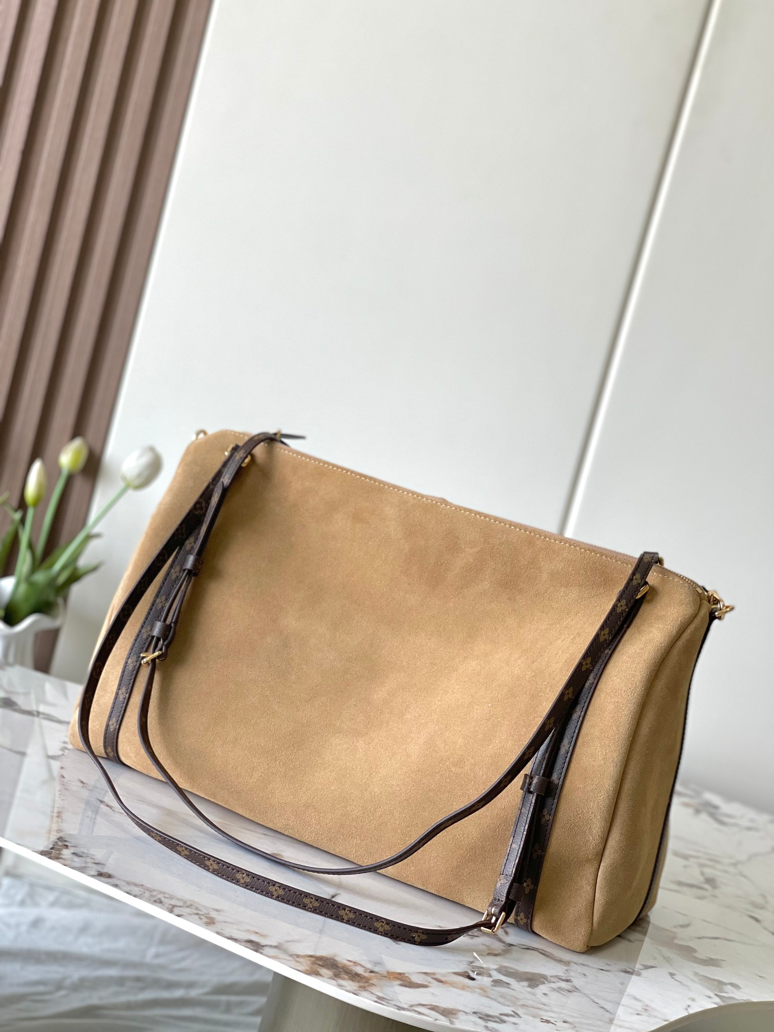 Louis Vuitton Express Travel Large Bag in Apricot - Image 3