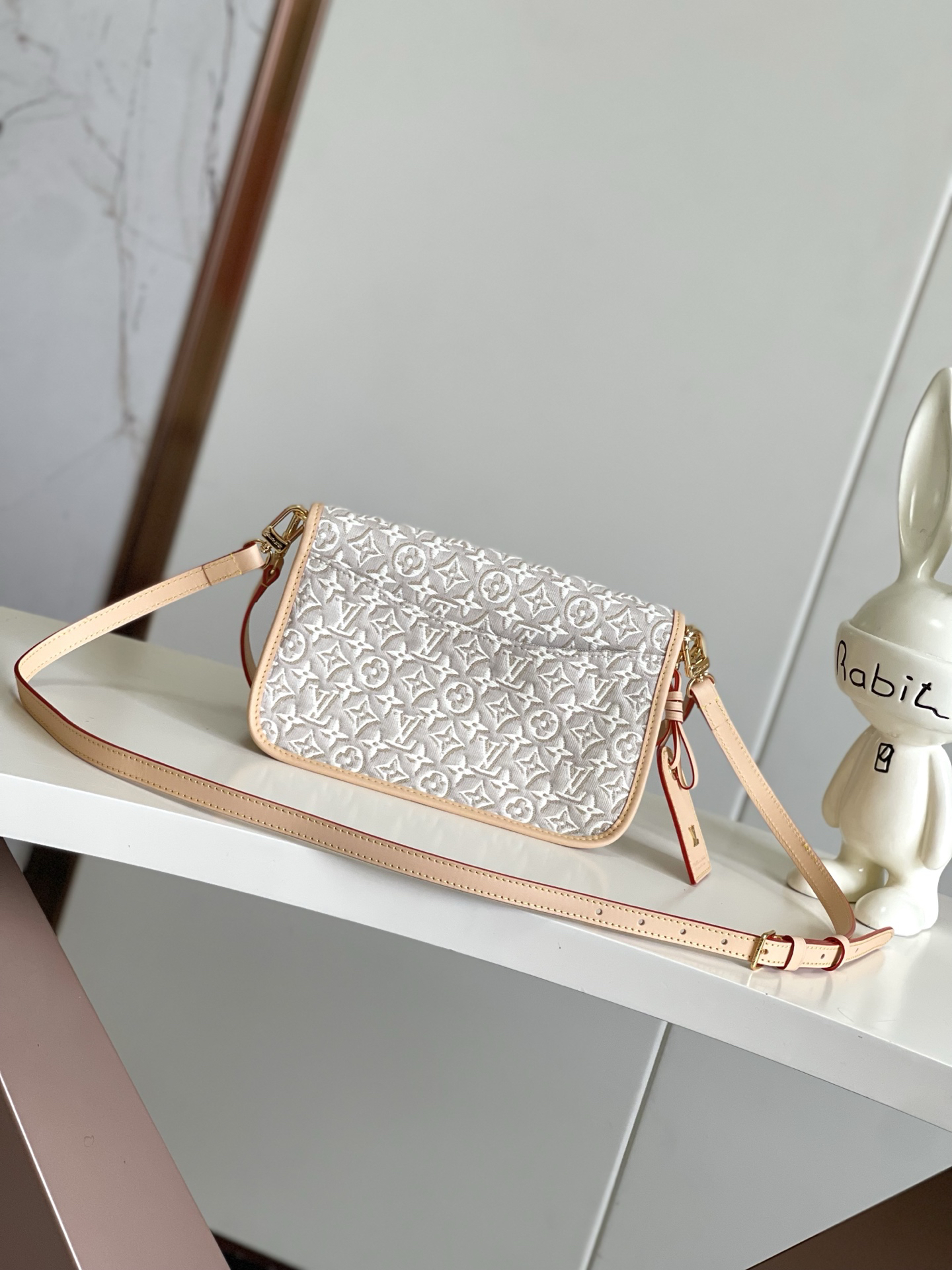 Louis Vuitton Diane M29795 Monogram Emblème Canvas Shoulder Bag - Image 3