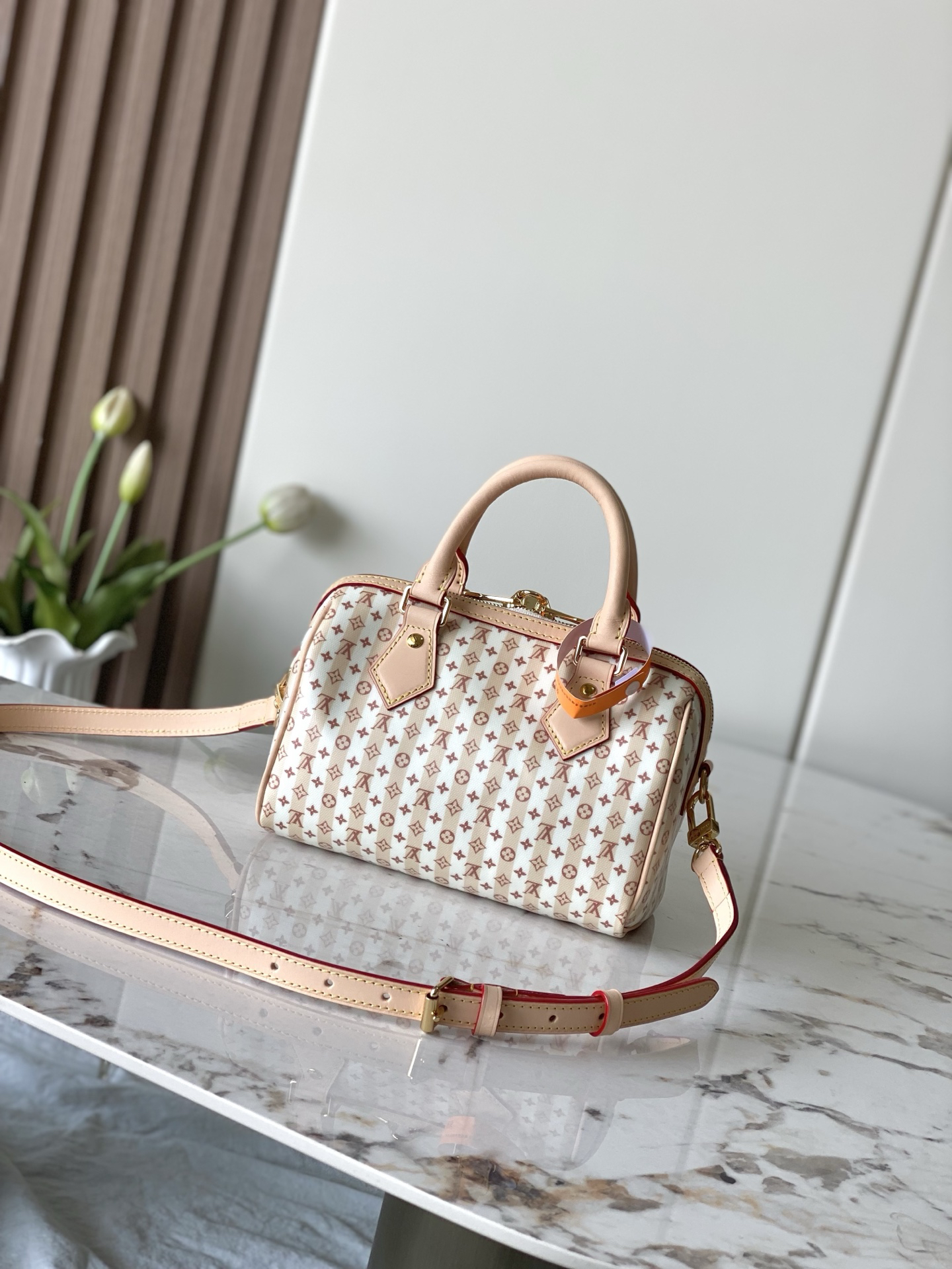 Speedy Bandoulière 20 Canvas Crossbody Bag in Beige - Image 3