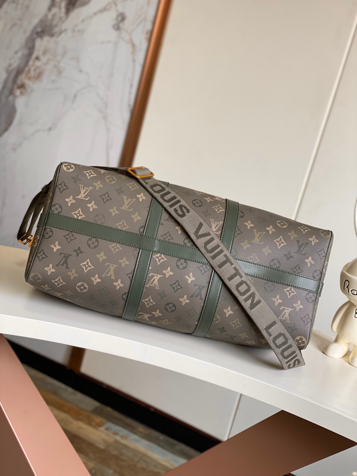 Louis Vuitton Keepall 50 Travel Bag in Monogram Canvas - Image 3