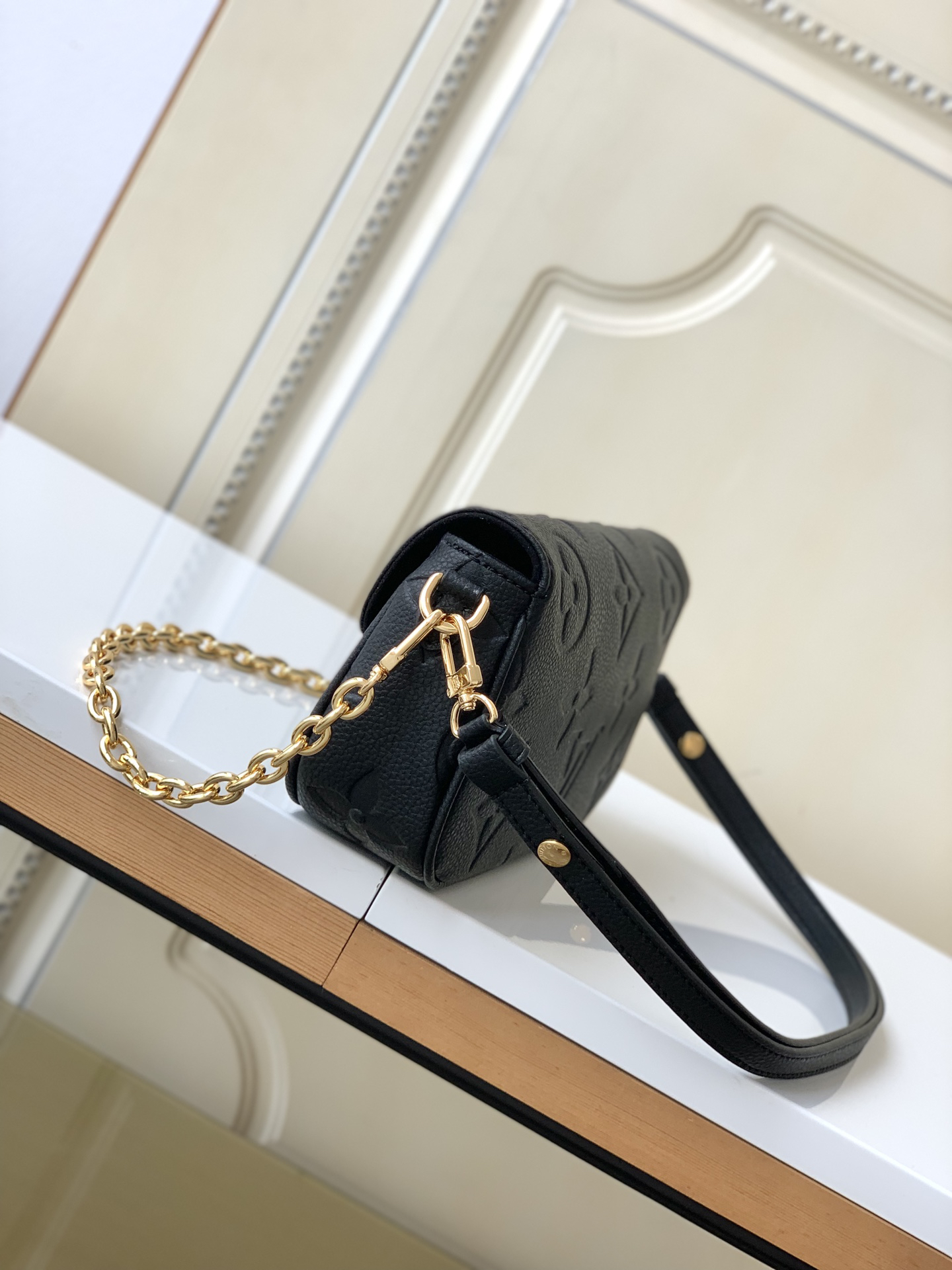 Louis Vuitton Wallet On Chain Monogram Crossbody Bag - Image 3