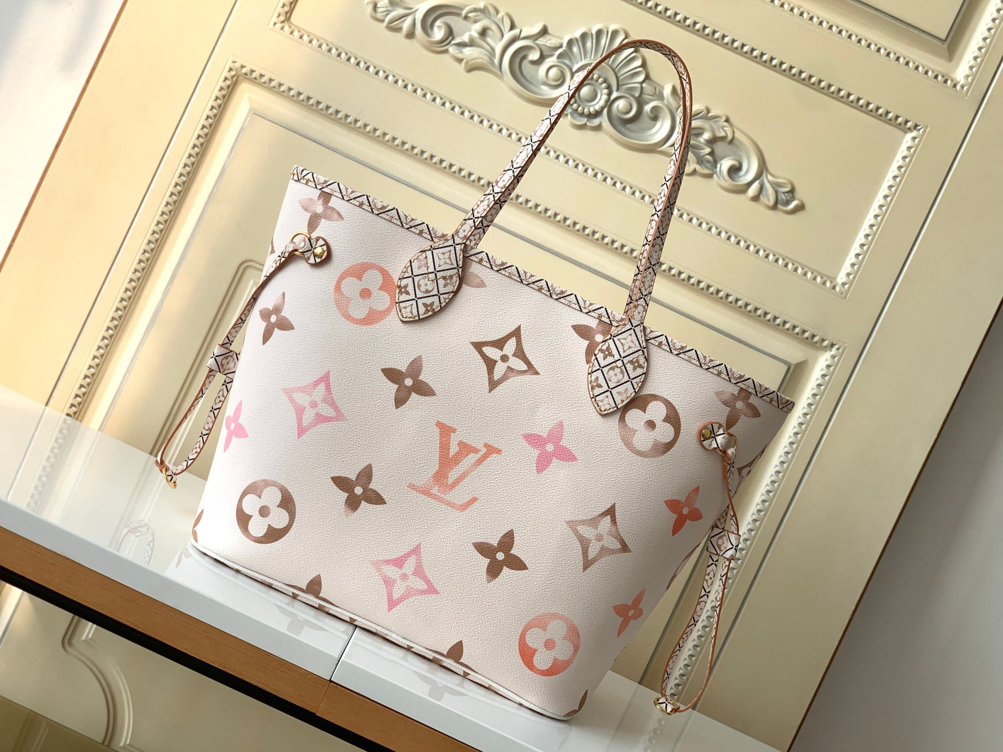Louis Vuitton Neverfull Monogram Canvas Tote Bag with Detachable Zip Pouch - Image 3