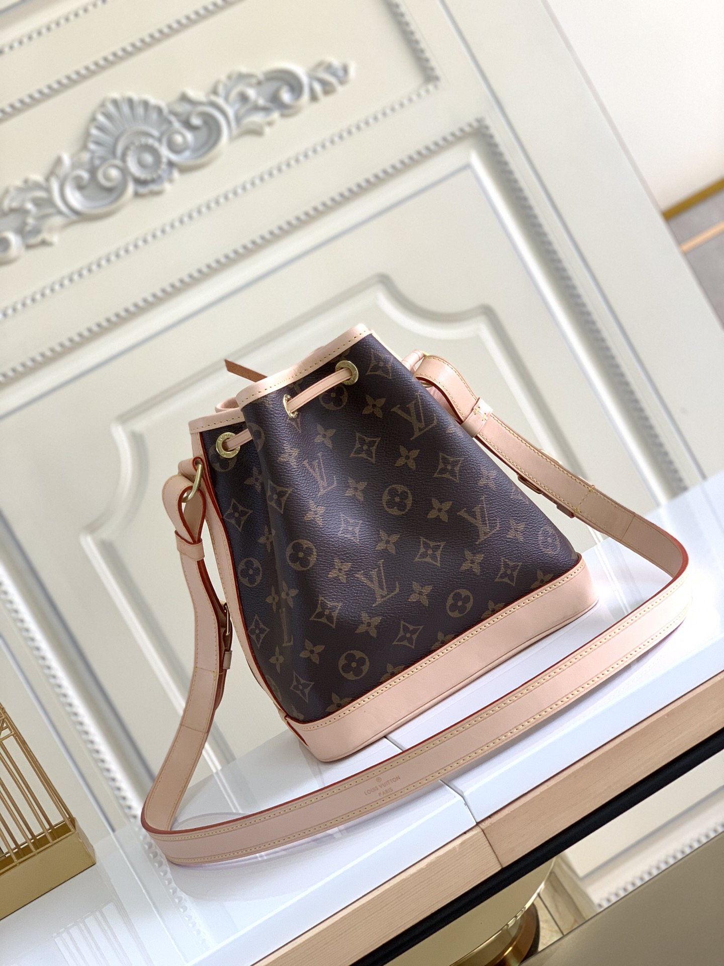 Louis Vuitton Noé BB Monogram Canvas Bucket Bag - Image 3
