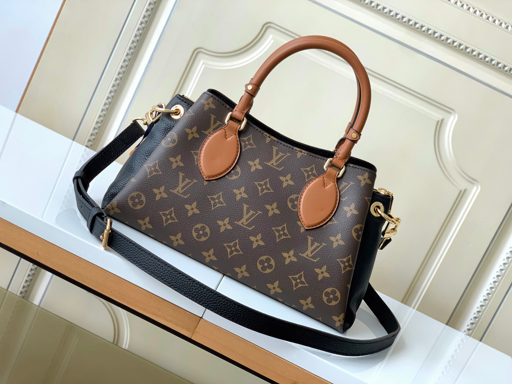 Louis Vuitton Opéra BB Top-Handle Handbag - Image 3