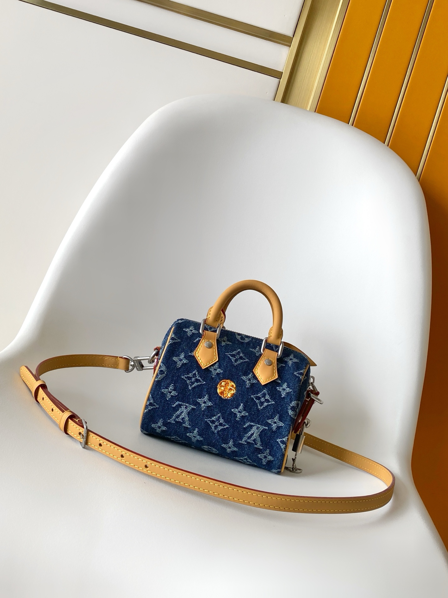 Louis Vuitton Speedy 18 Bandoulière Denim Crossbody Bag - Image 3