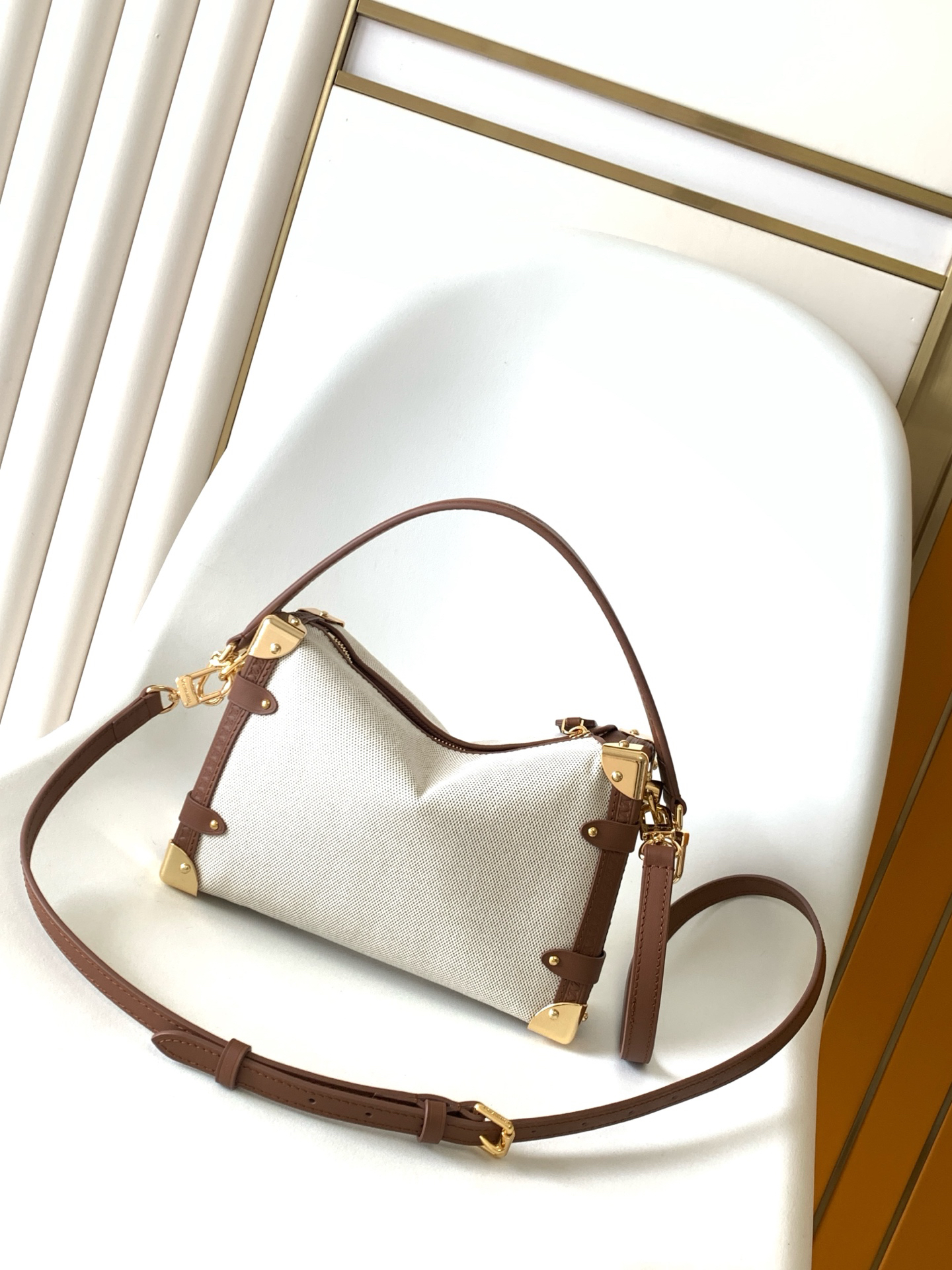Louis Vuitton Side Trunk Medium Handbag in Natural Canvas - Image 3
