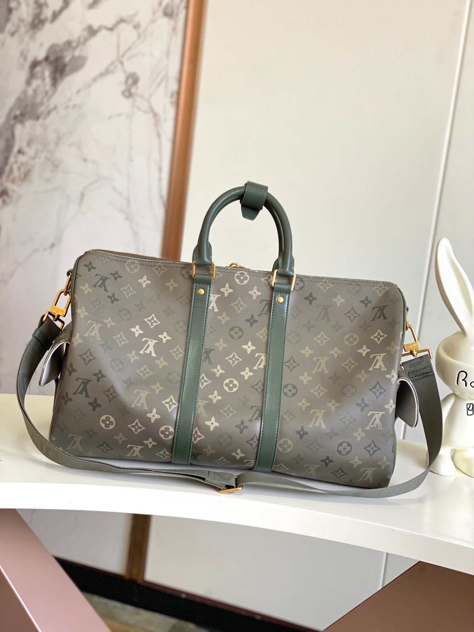 Louis Vuitton Keepall Bandoulière 45 Travel Bag in Green Monogram Surplus Canvas - Image 3