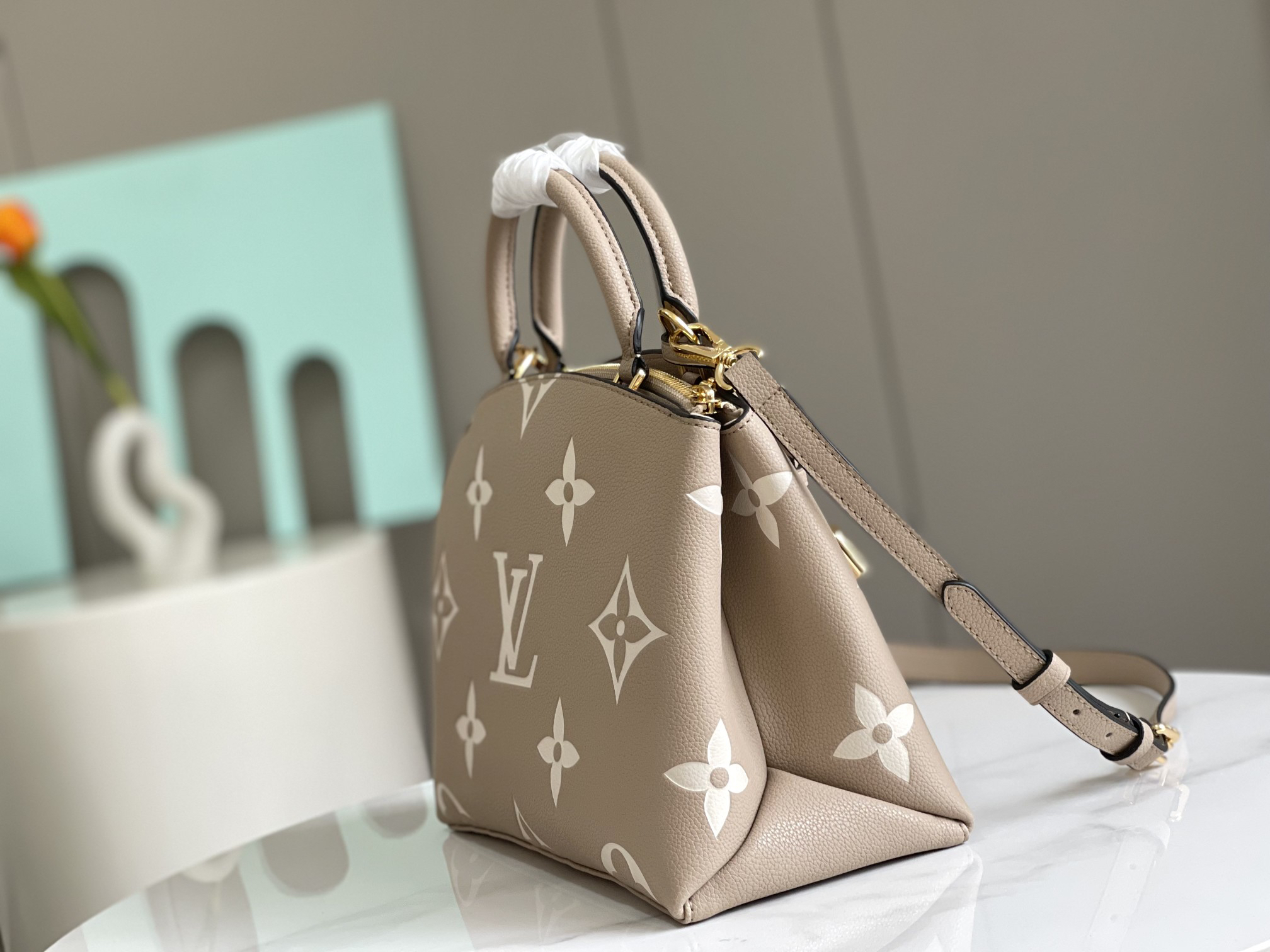 Louis Vuitton Petit Palais Handbag - Image 3