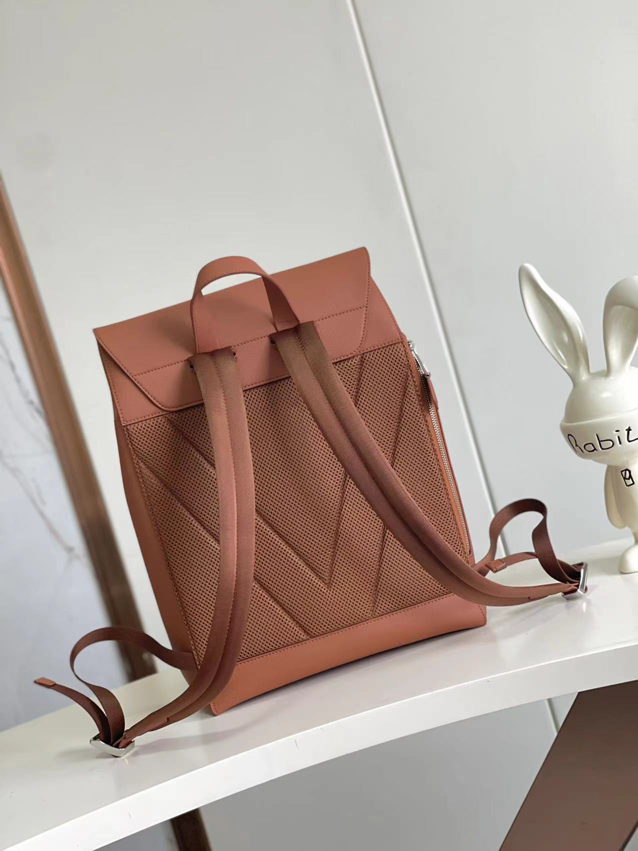 Fastline LV-Pattern Waxed Cowhide Leather Backpack - Image 3