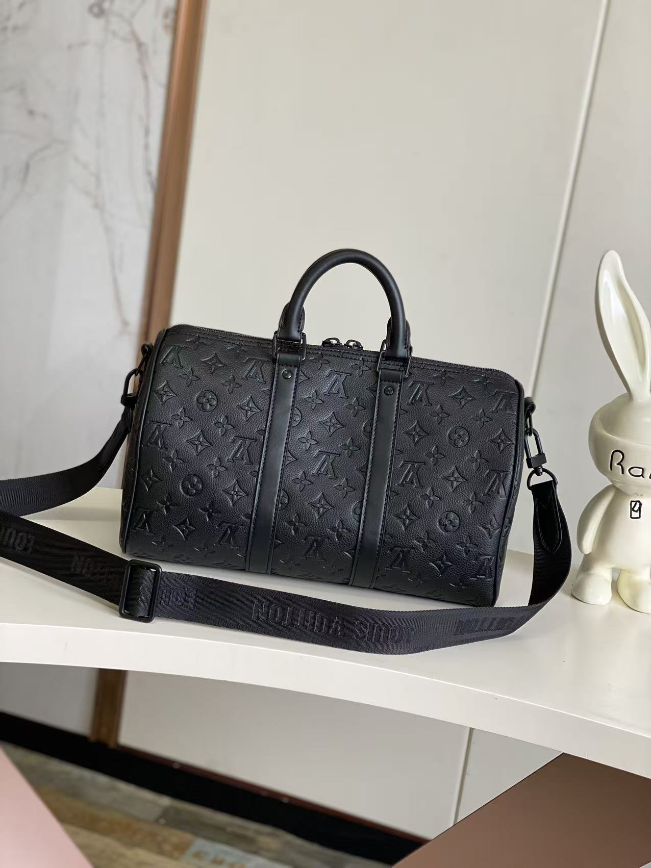 Louis Vuitton Keepall Bandoulière 35 Travel Bag in Monogram Eclipse Canvas - Image 3