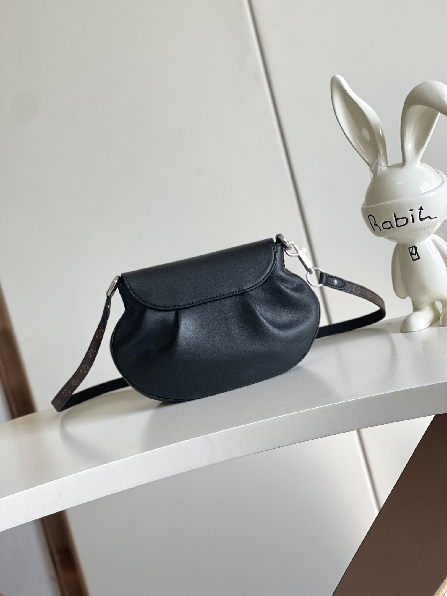 Louis Vuitton Sunset Vibe Crossbody Bag - Image 3