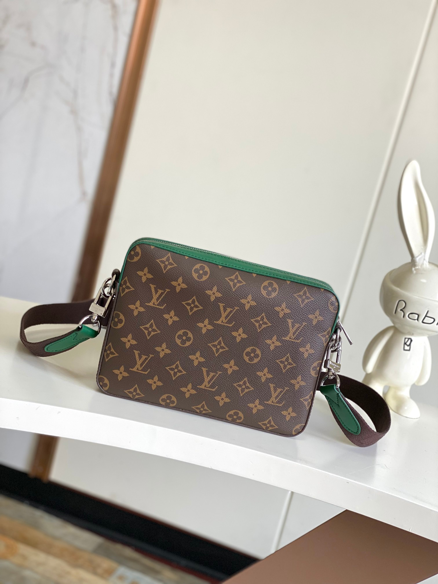 Louis Vuitton Trio Messenger Bag in Monogram Eclipse Reverse Canvas - Image 3