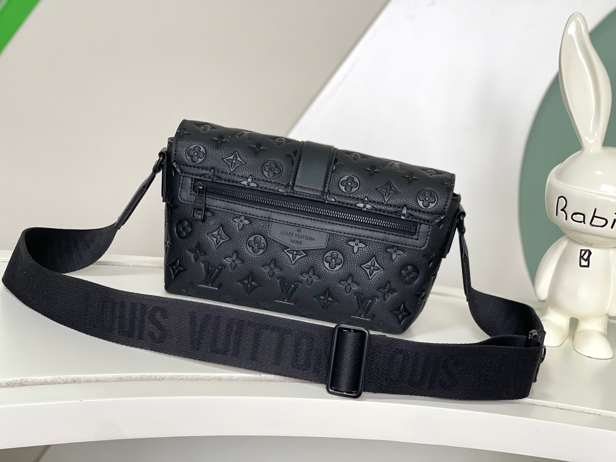 Louis Vuitton S-Cape Messenger Bag M23741 in Black Monogram Taurillon Leather - Image 3