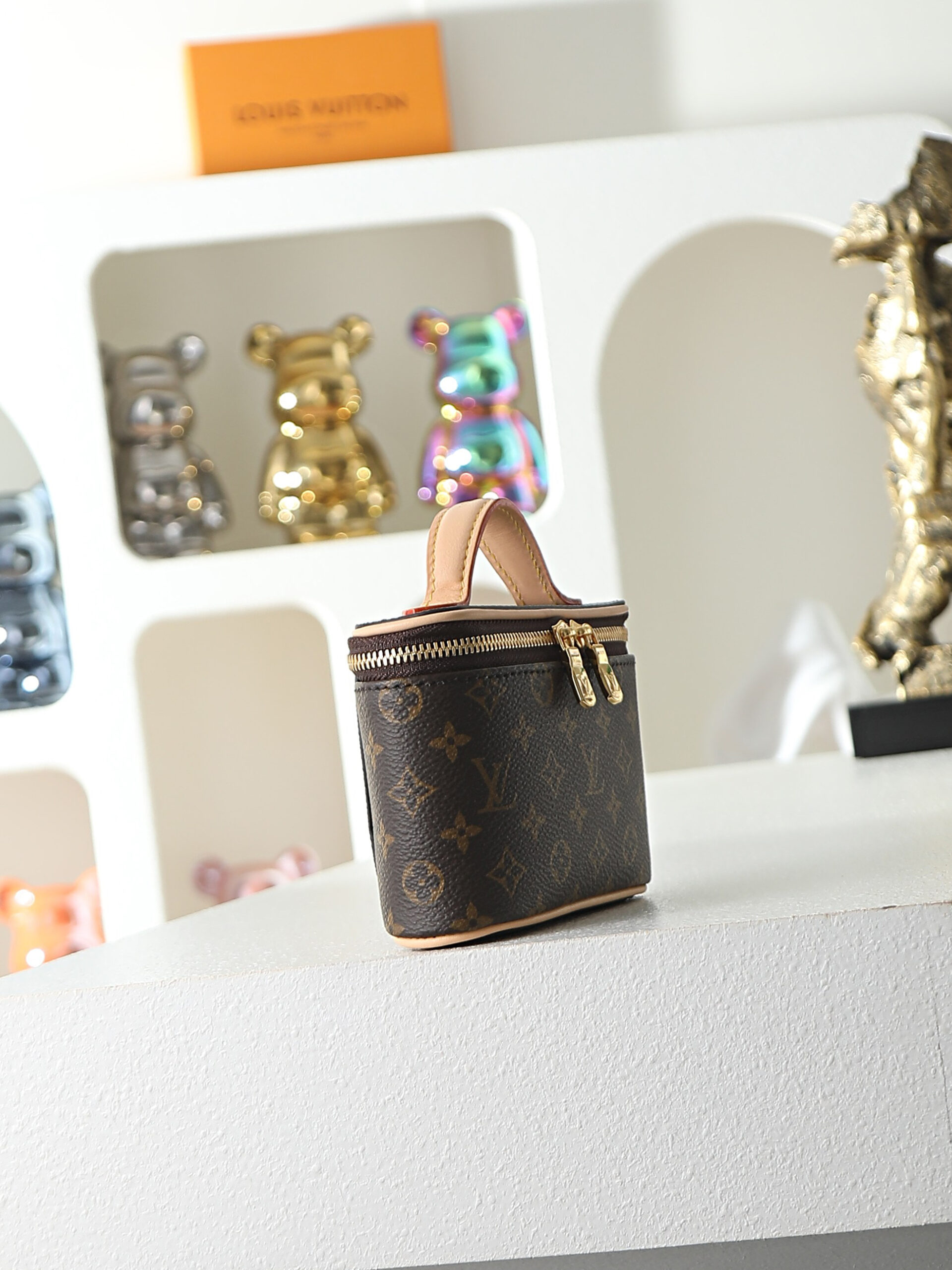 NiceBeauty Pouch M83079 in Monogram Canvas - Image 3