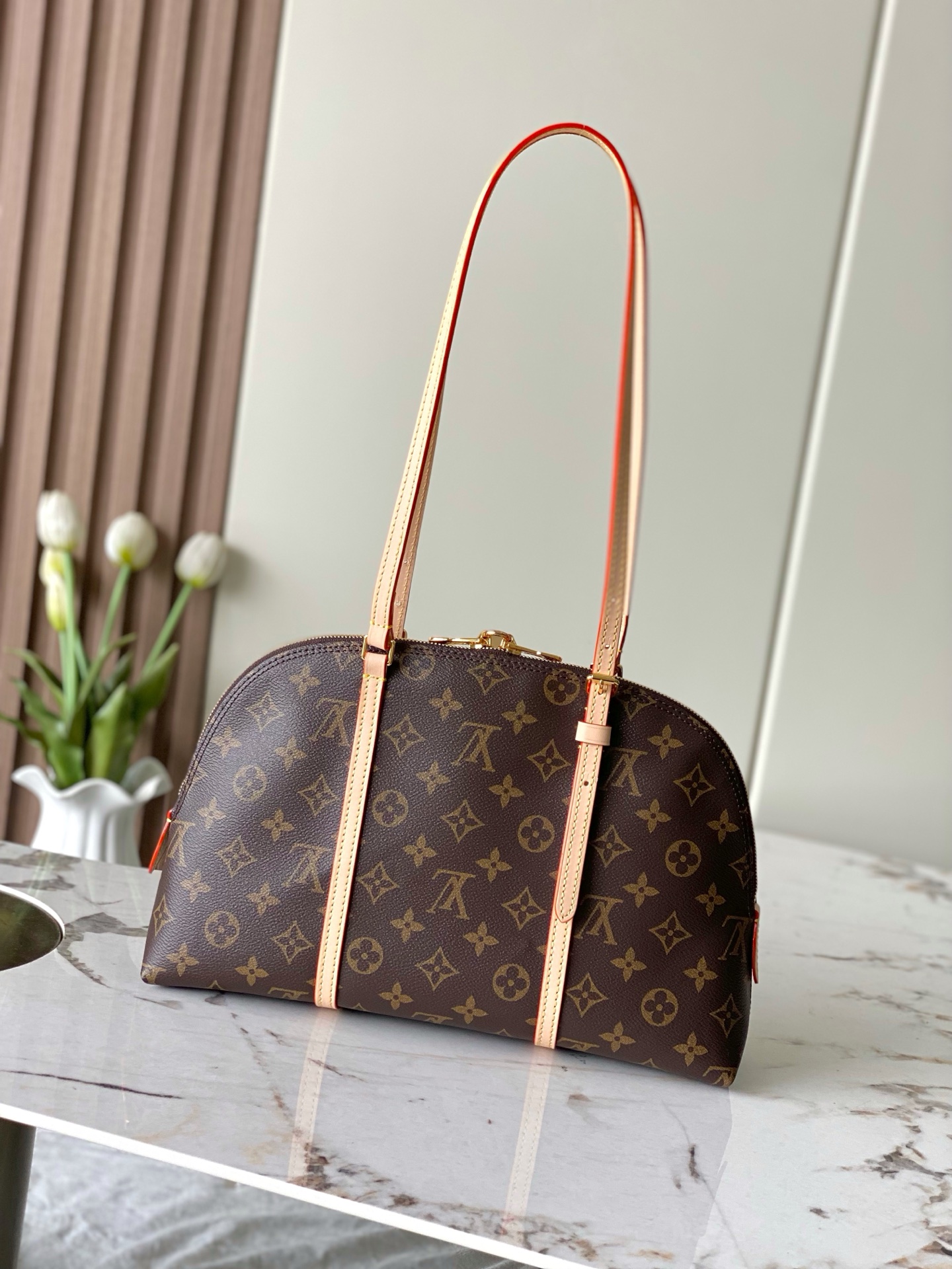 Louis Vuitton Squire Monogram Shoulder Bag - Image 3