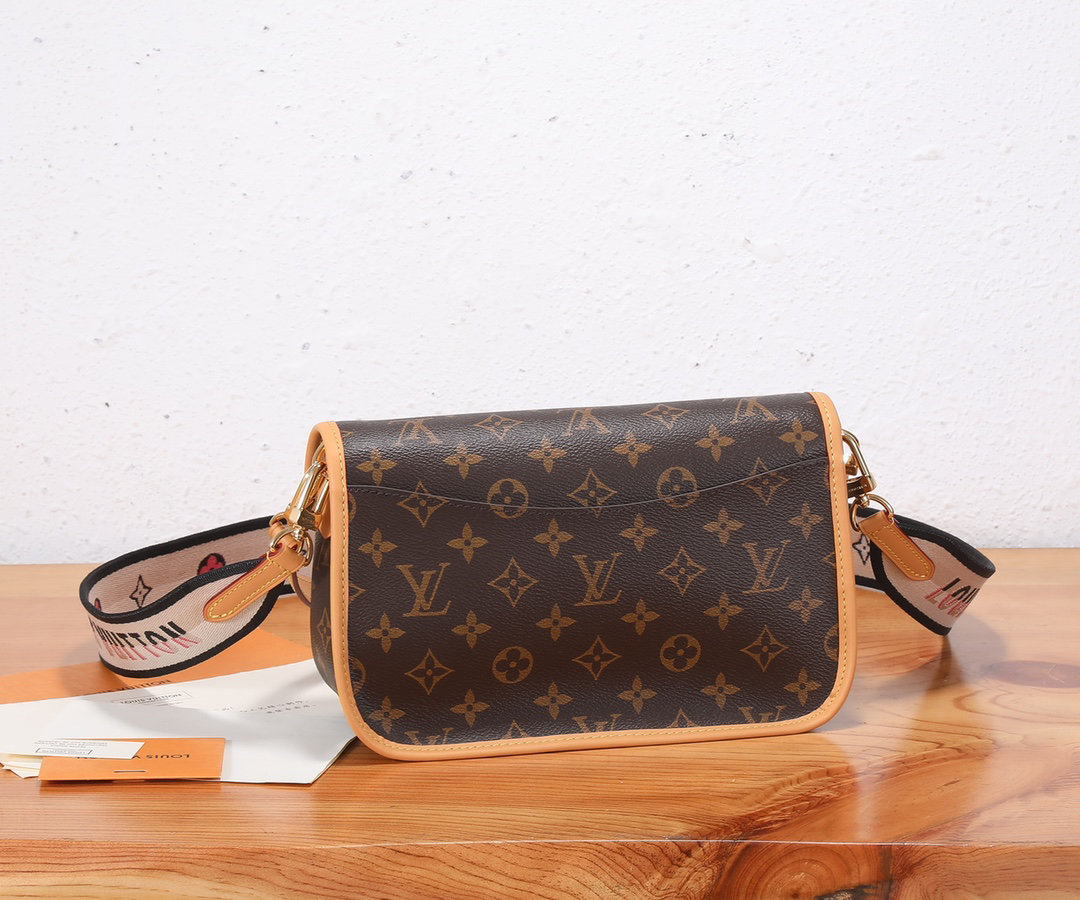 Louis Vuitton Diane Crossbody Bag M45985 - Image 3