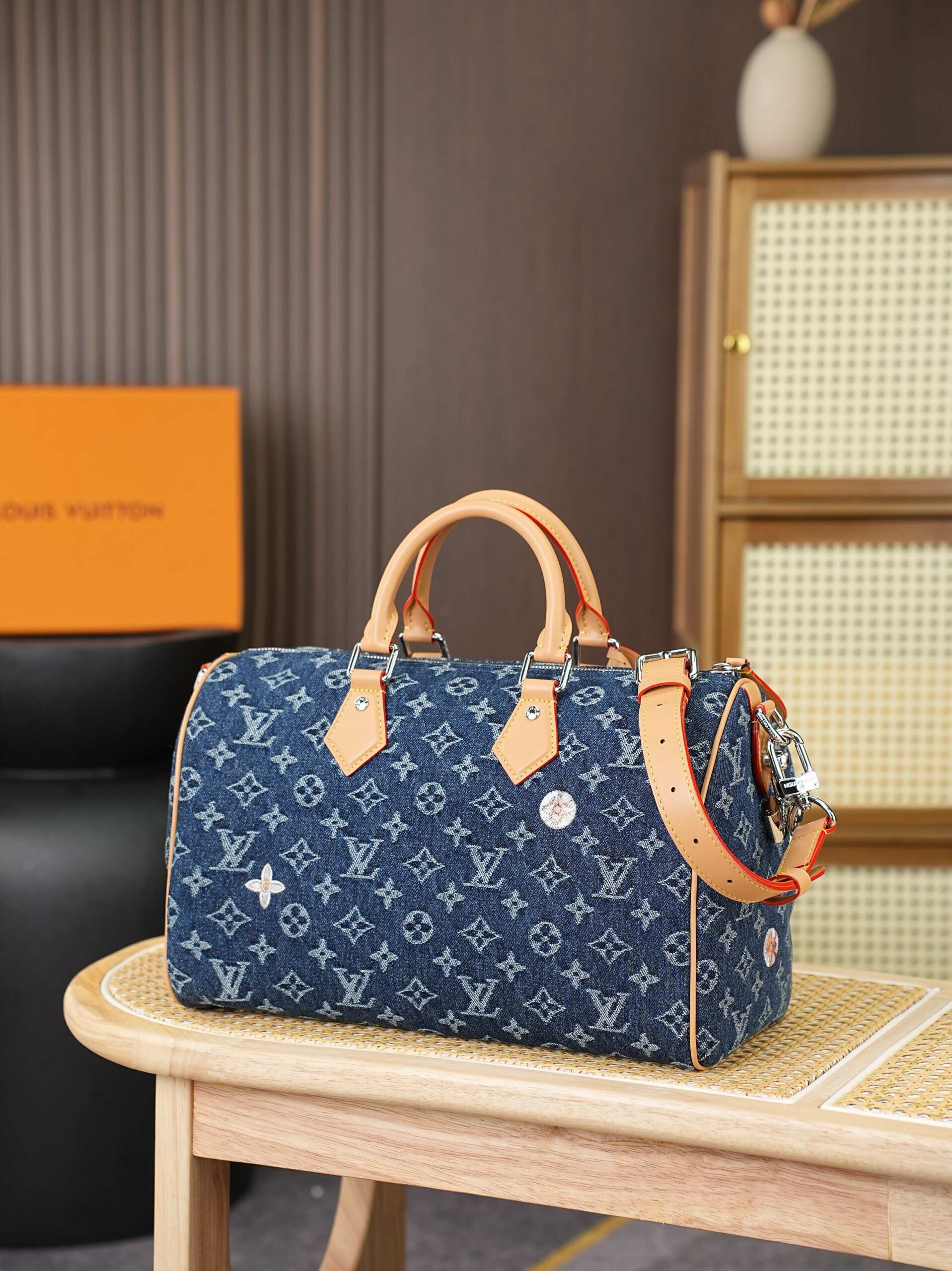 Speedy 30 Bandoulière Monogram Handbag - Image 3