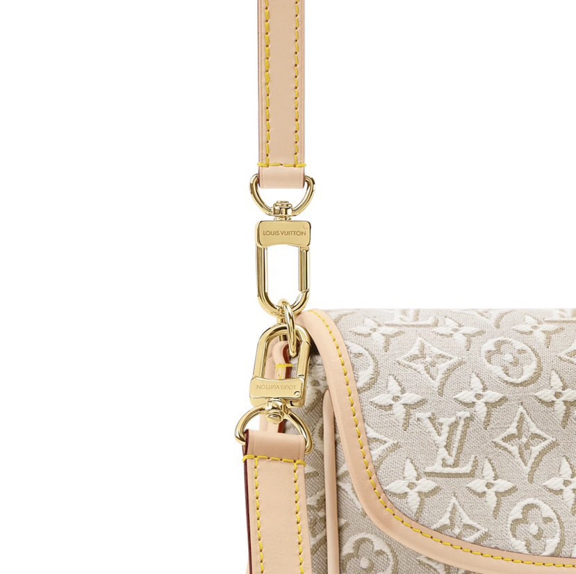 Louis Vuitton Diane Small Crossbody Bag M29795 - Image 3