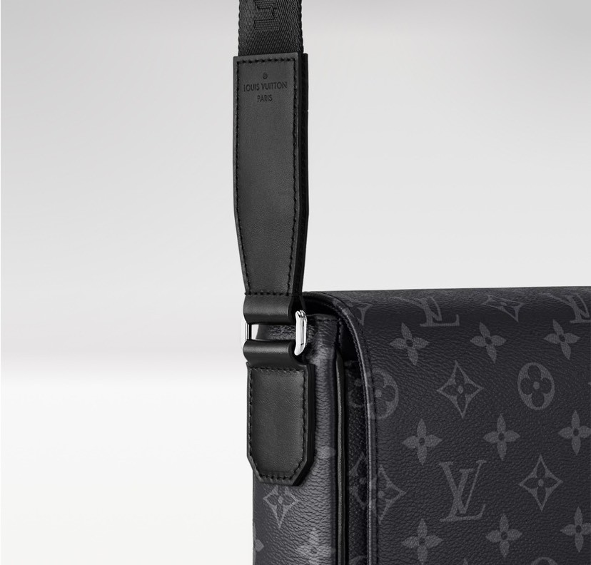 Louis Vuitton District Small Messenger Bag in Monogram Eclipse Canvas - Image 3