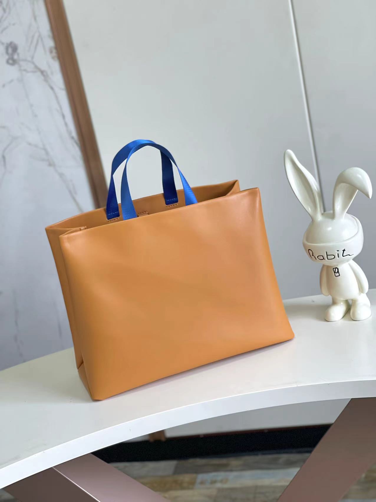 Louis Vuitton Medium Leather Tote Bag - Image 3