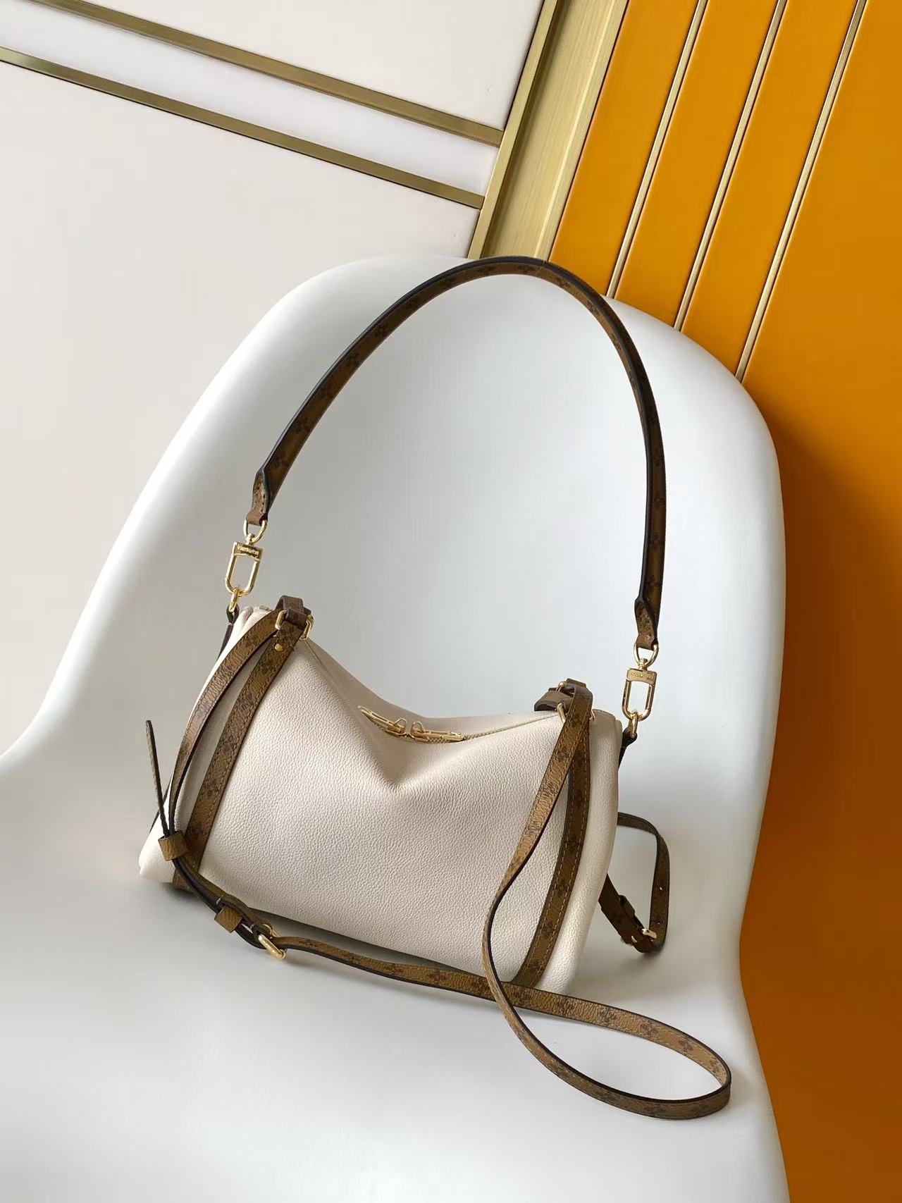 Express Small Crossbody Handbag M27275 M29392 in Ivory - Image 3