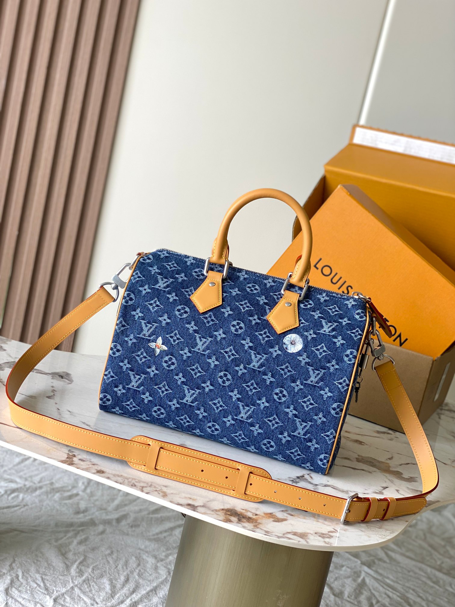 Louis Vuitton Speedy 30 Bandouliere Handbag - Image 3