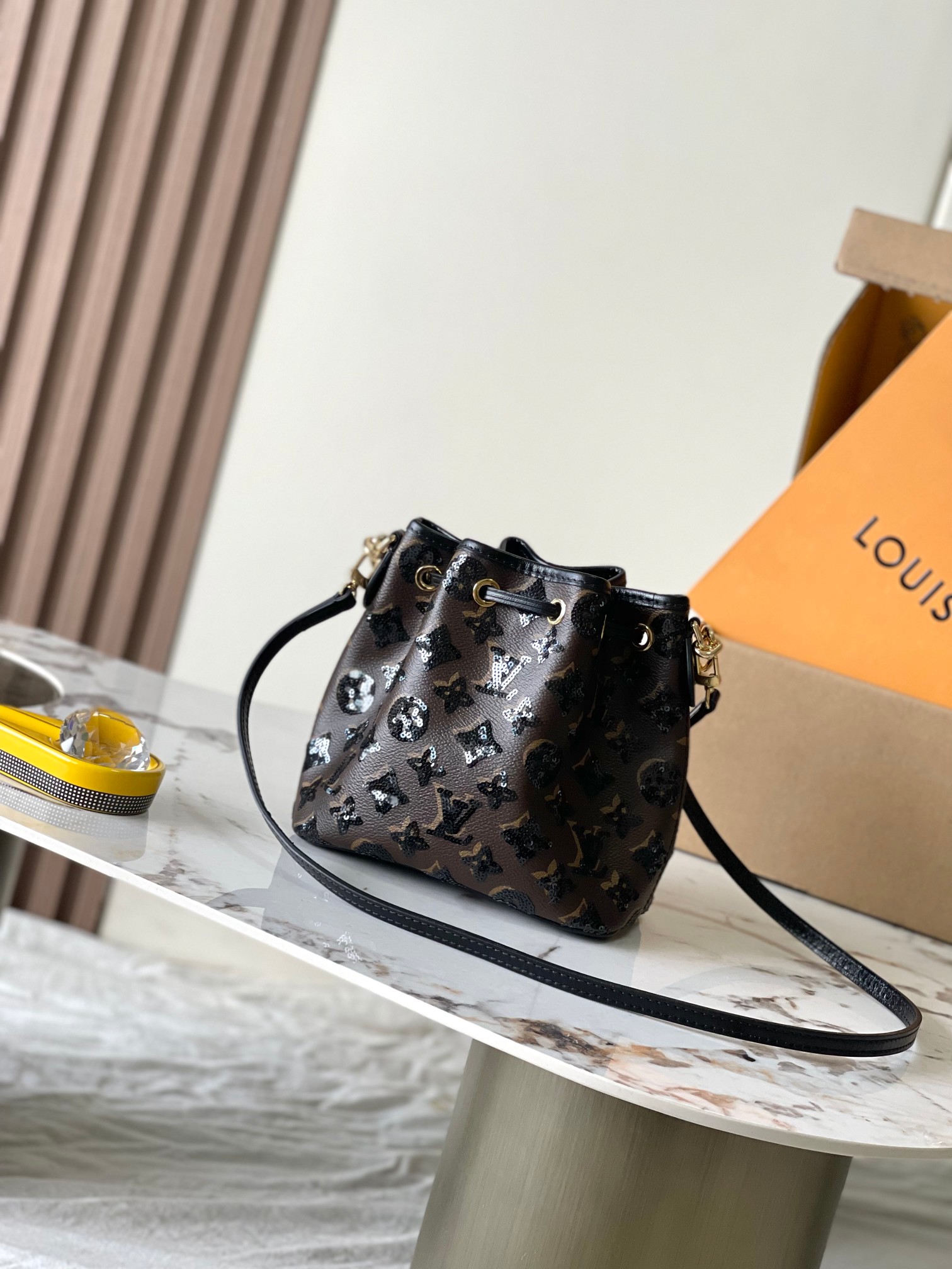 Louis Vuitton Noe BB Crossbody Bag - Image 3